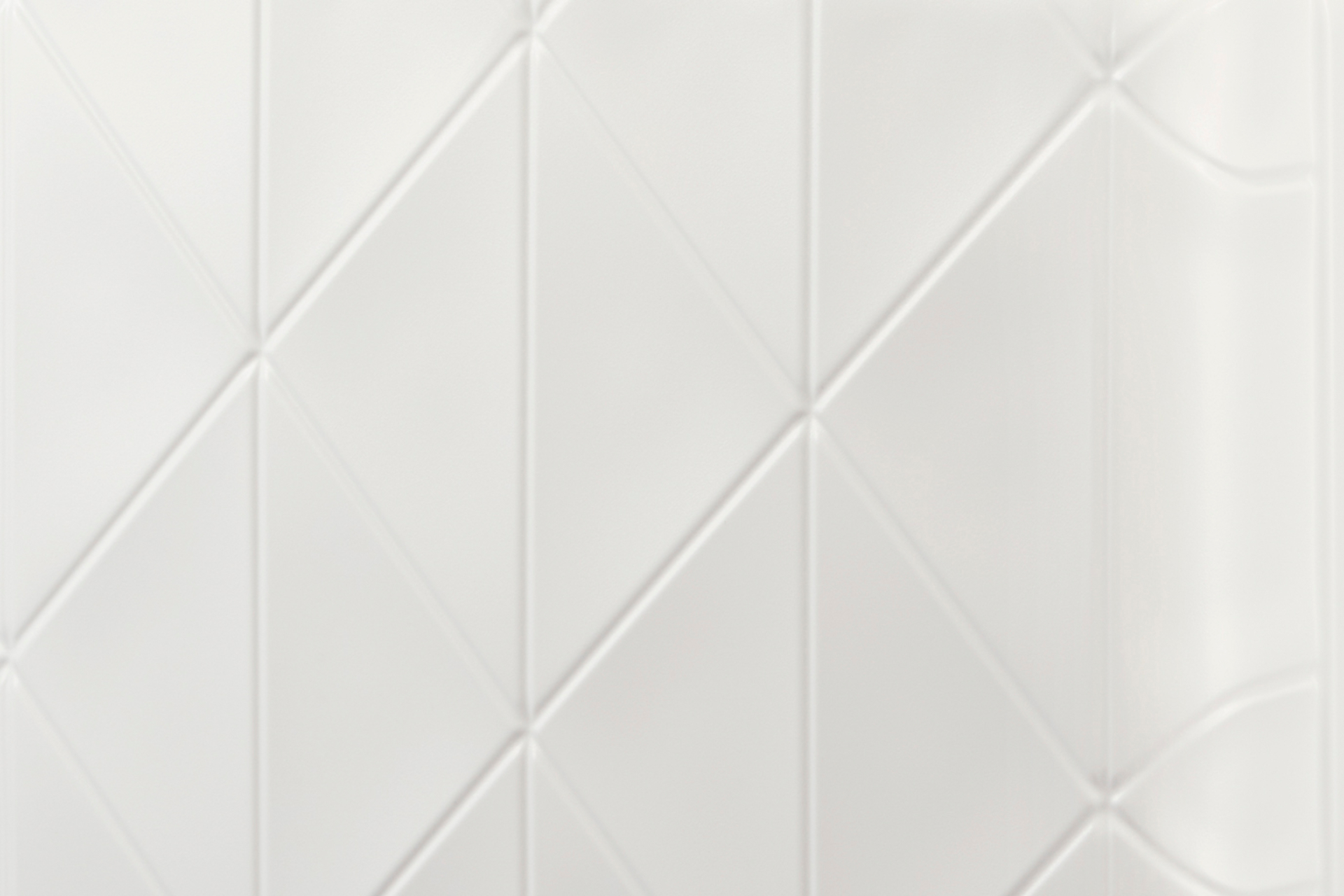 爽やかでクリーンな新色ホワイト。内装には抗ウイルス・抗菌・防臭加工生地を使用している