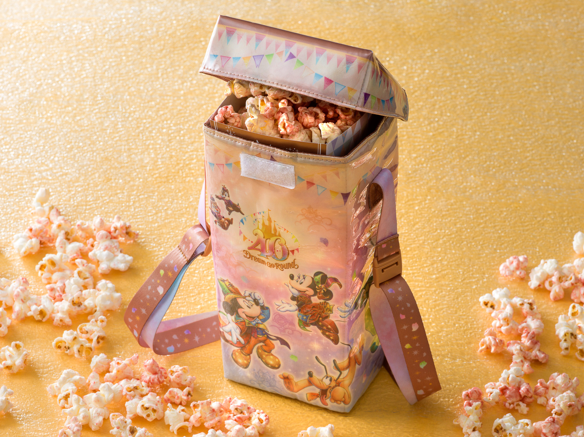 東京ディズニーリゾートで、ポップコーンのレギュラーボックスそのままの専用ケースが発売