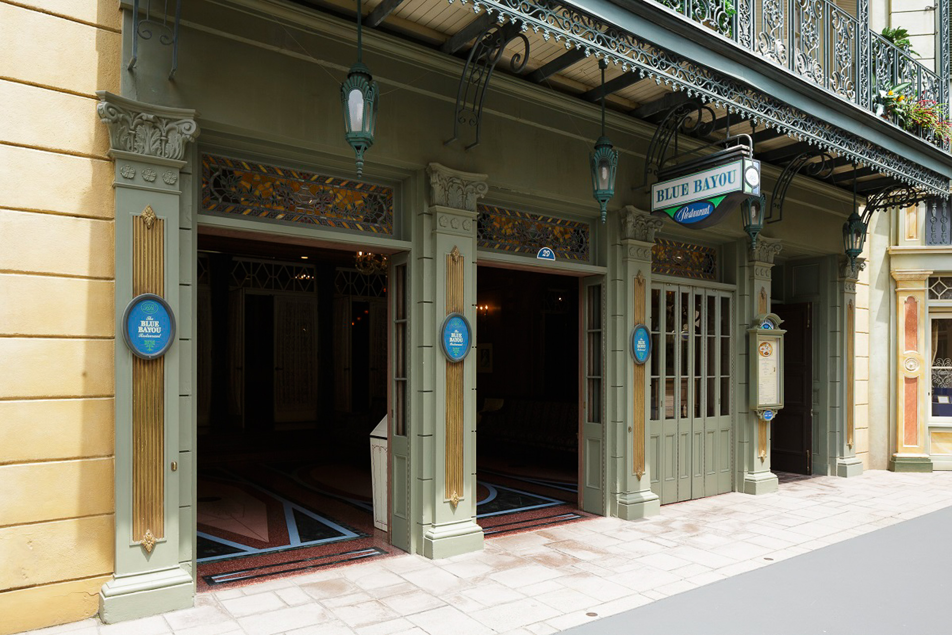 「ブルーバイユー・レストラン」