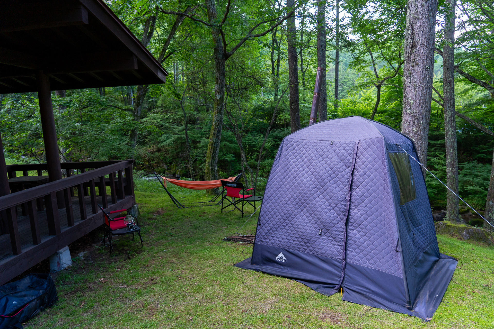 寝転びチェアやハンモックも用意