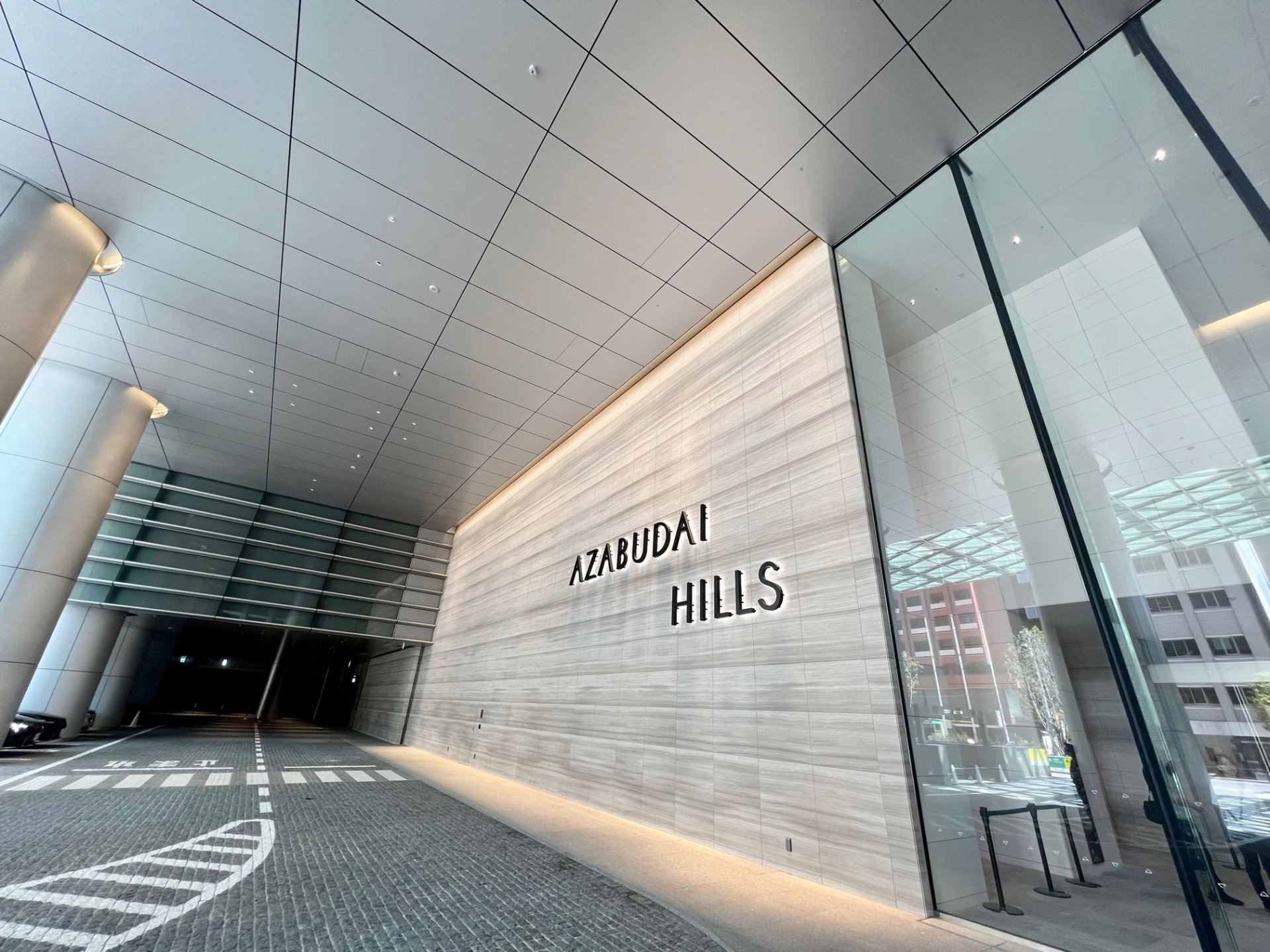 森JPタワー エントランス