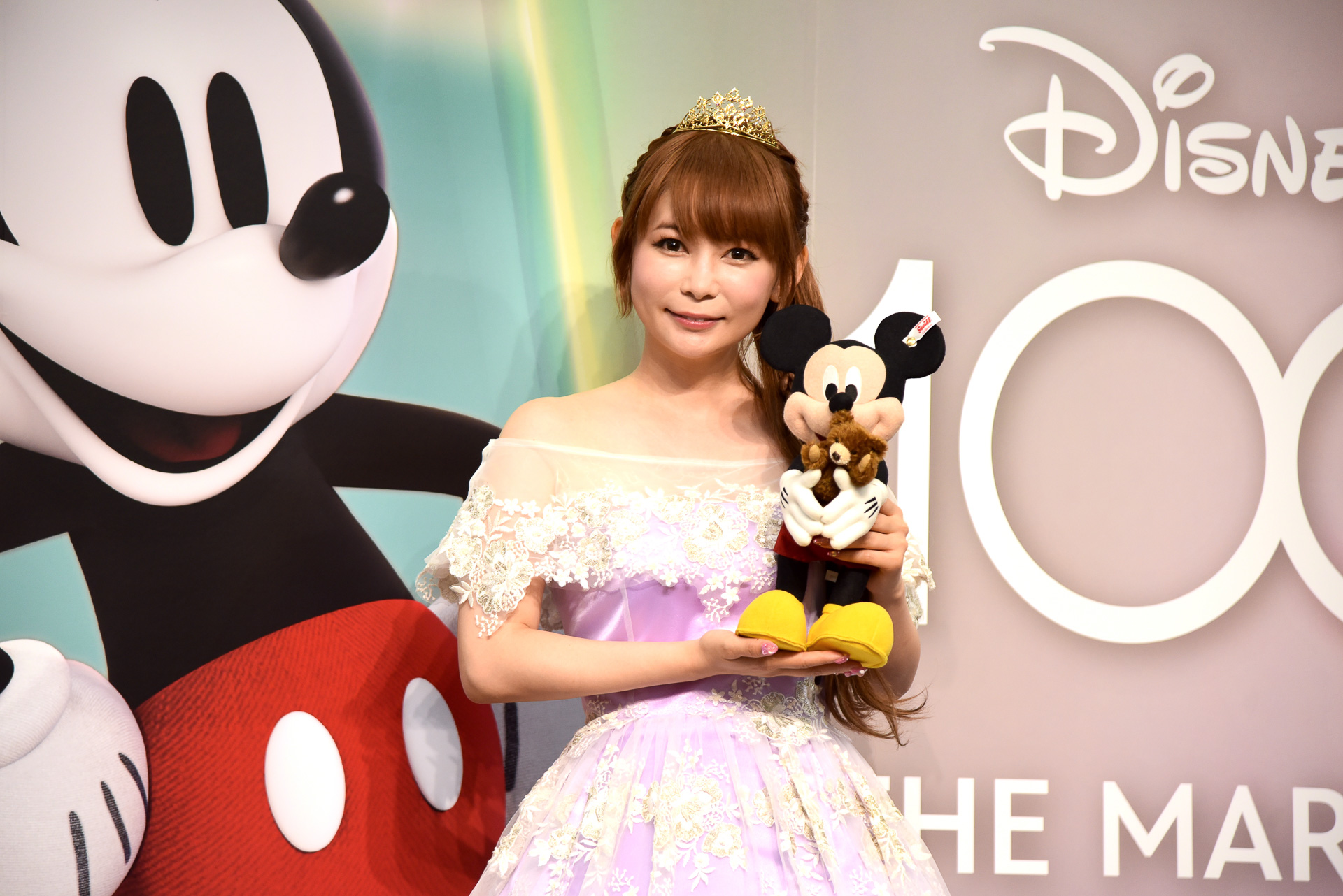 「Disney100 THE MARKET in 日本橋三越本店」がスタート。中川翔子さんがセレモニーに駆けつけました