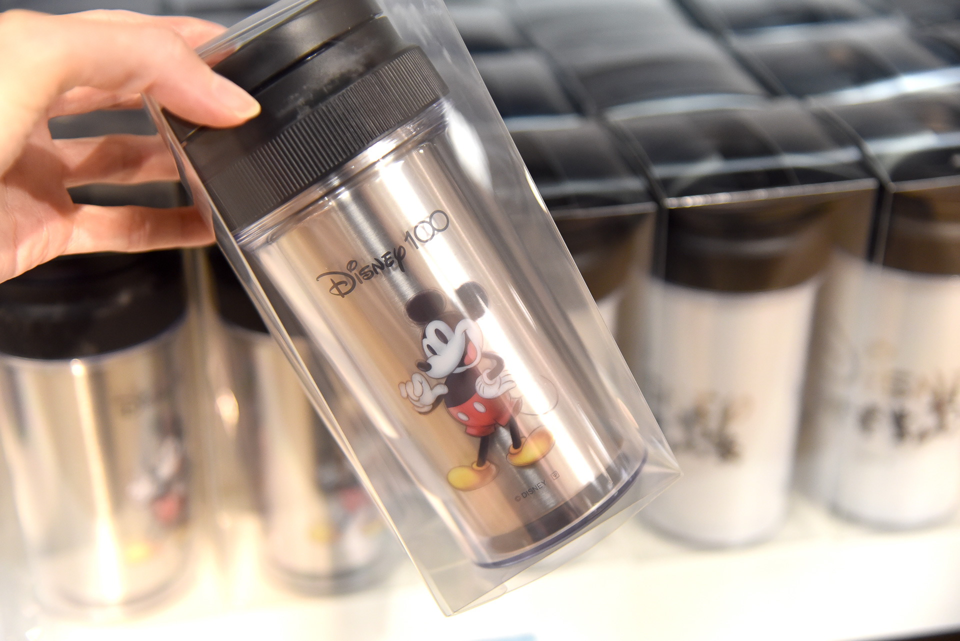 三越伊勢丹先行販売「ホット＆クールマグ」（2475円）