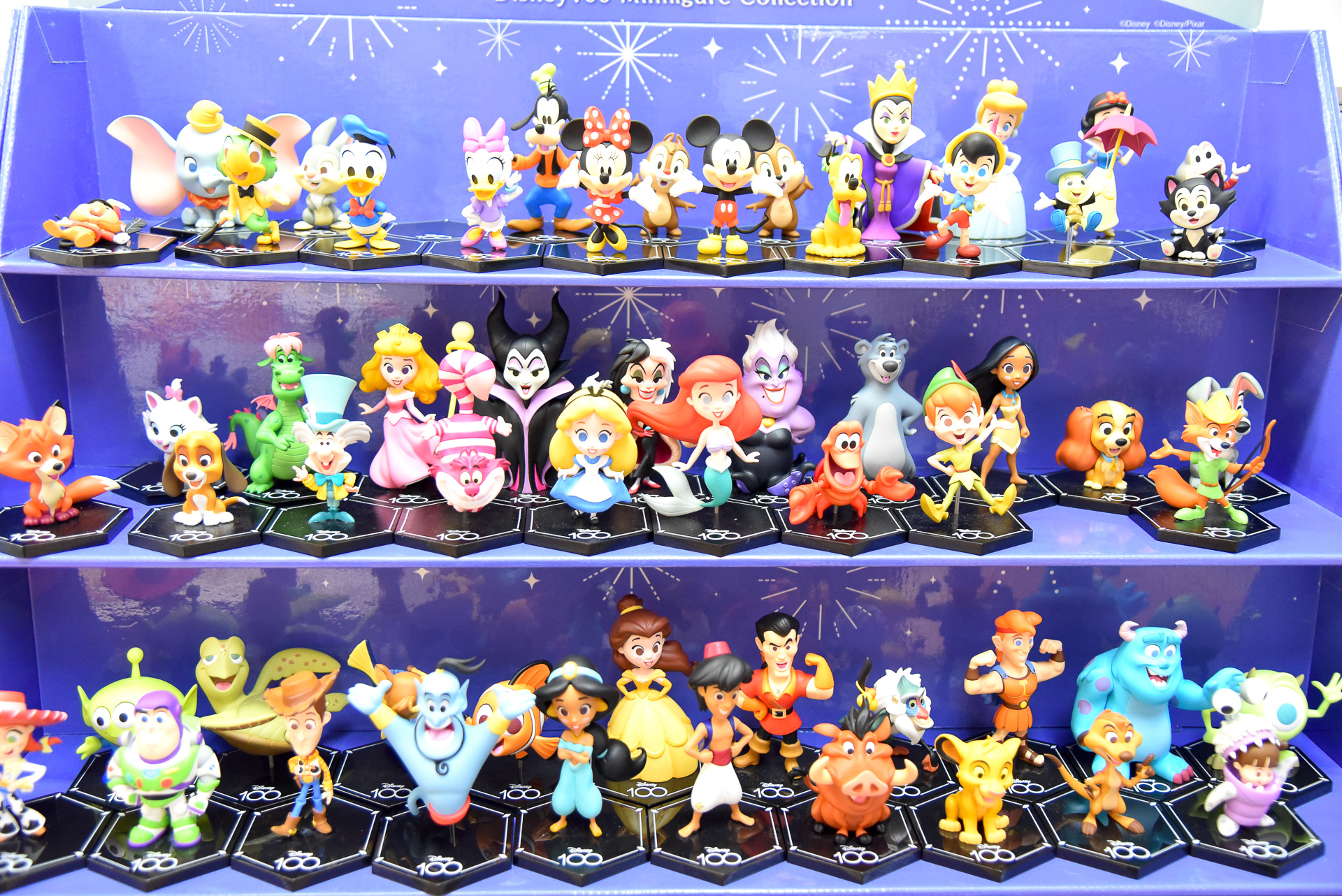 100体のフィギュアを集めるコレクタブルアイテムも展示中です