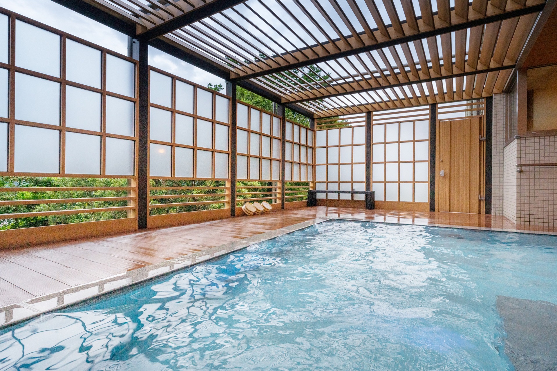 3つの温泉を100％源泉かけ流しで楽しめる