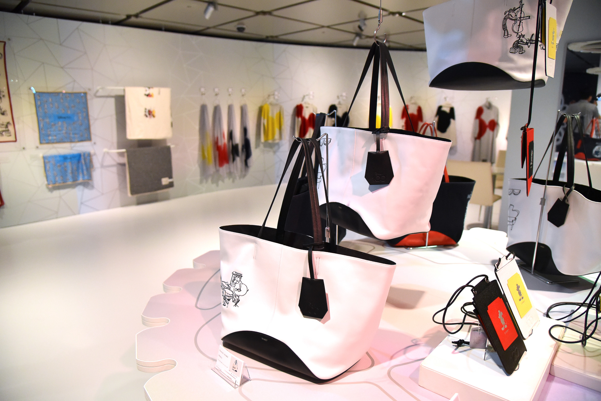 「Moments of Magic at the Clock Tower」の会場。オリジナルアイテム100点を含む約160点を用意