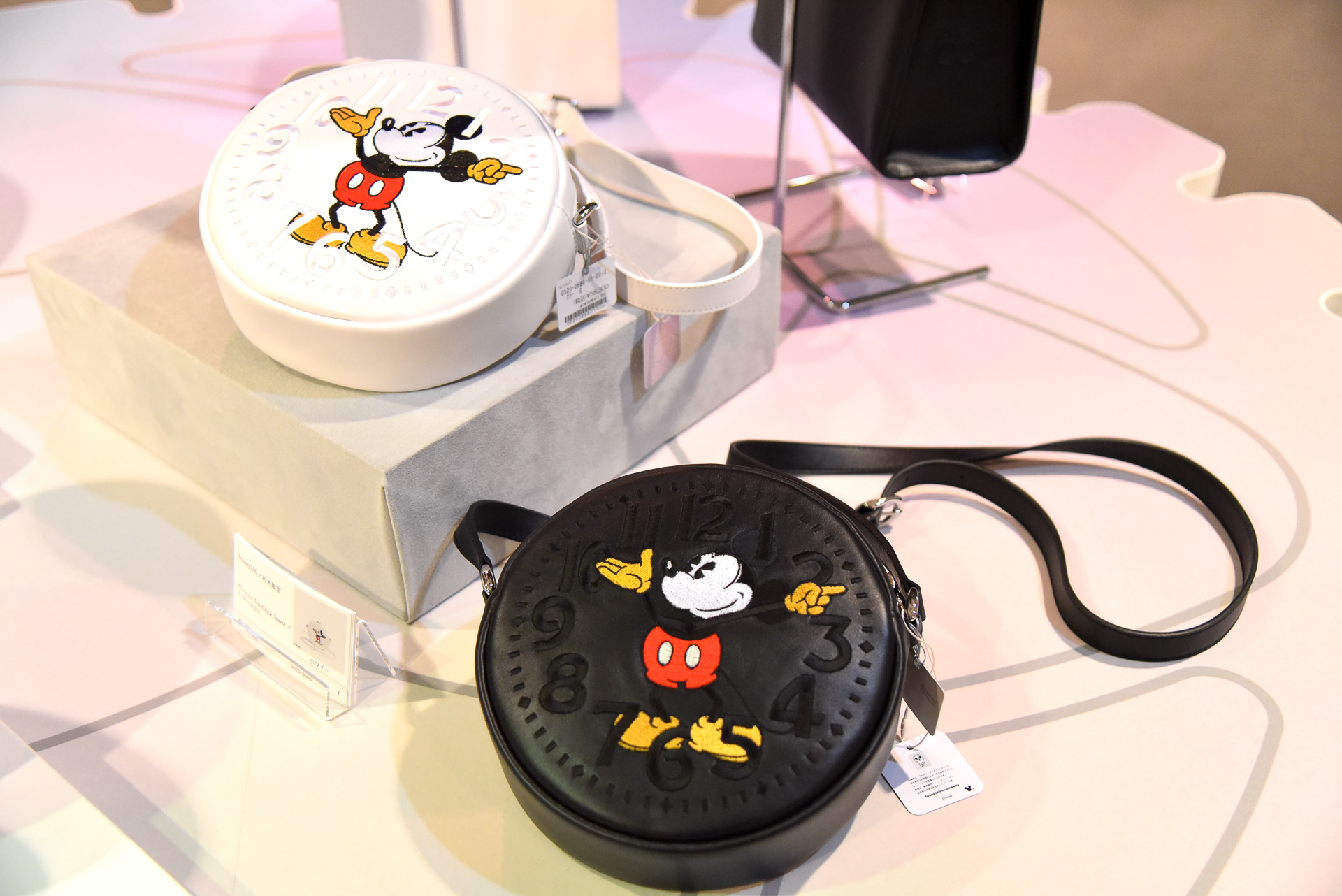 「Disney100／和光限定 ポシェット The Clock Tower／ミッキーマウス」（各5万8300円）