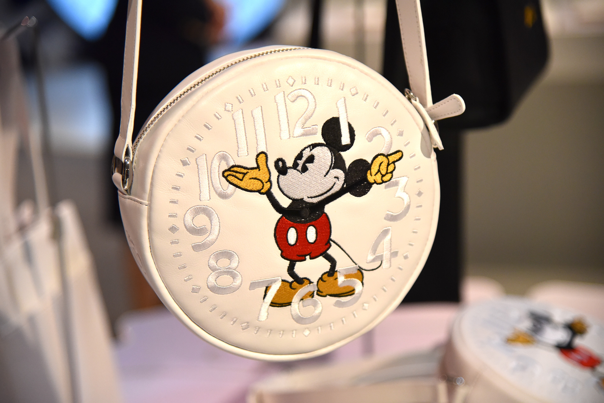 ホワイトは時計板の文字がしっかり見える使用