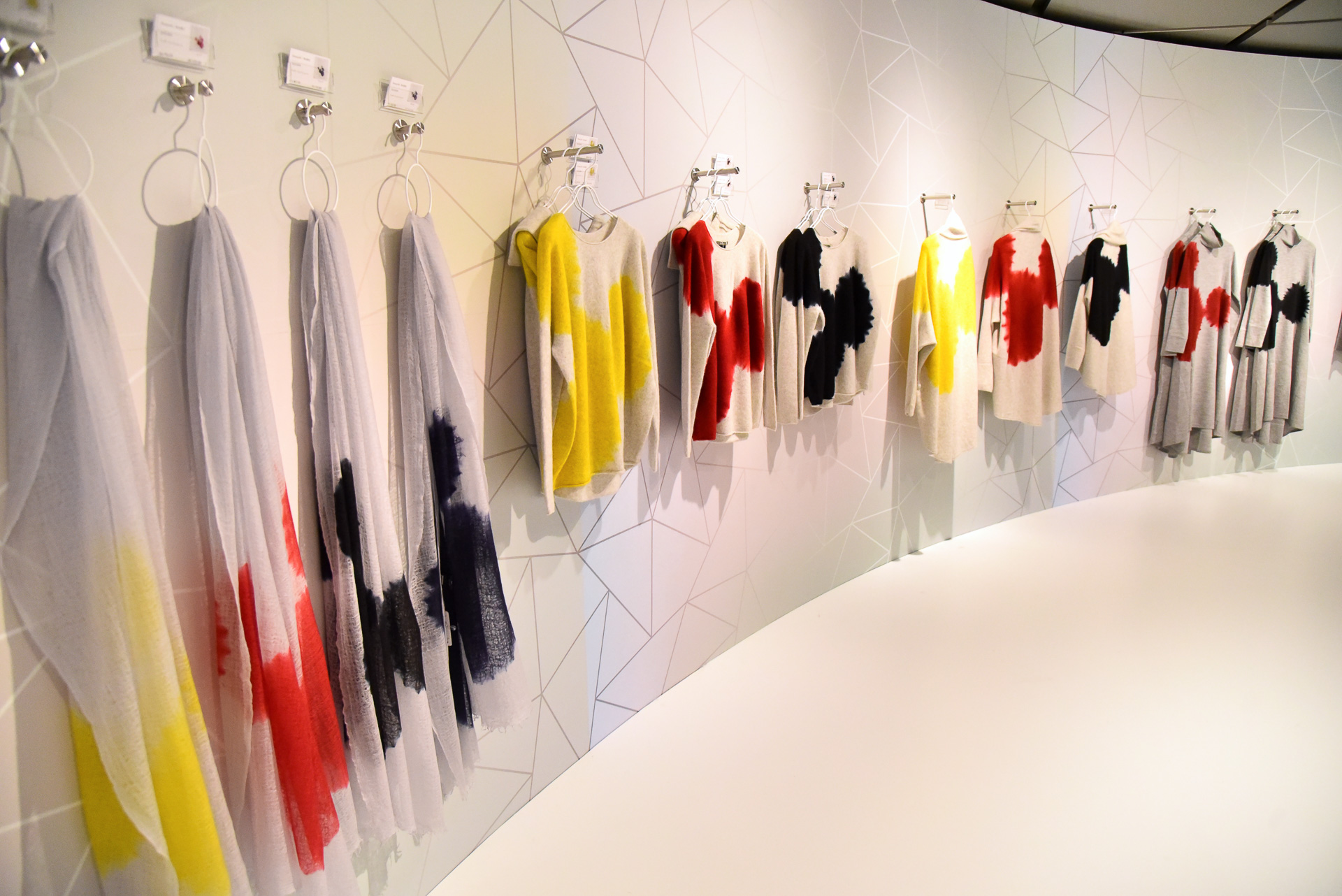 おしゃれな空間演出はお買い物をさらに満たされた時間にしてくれますよね