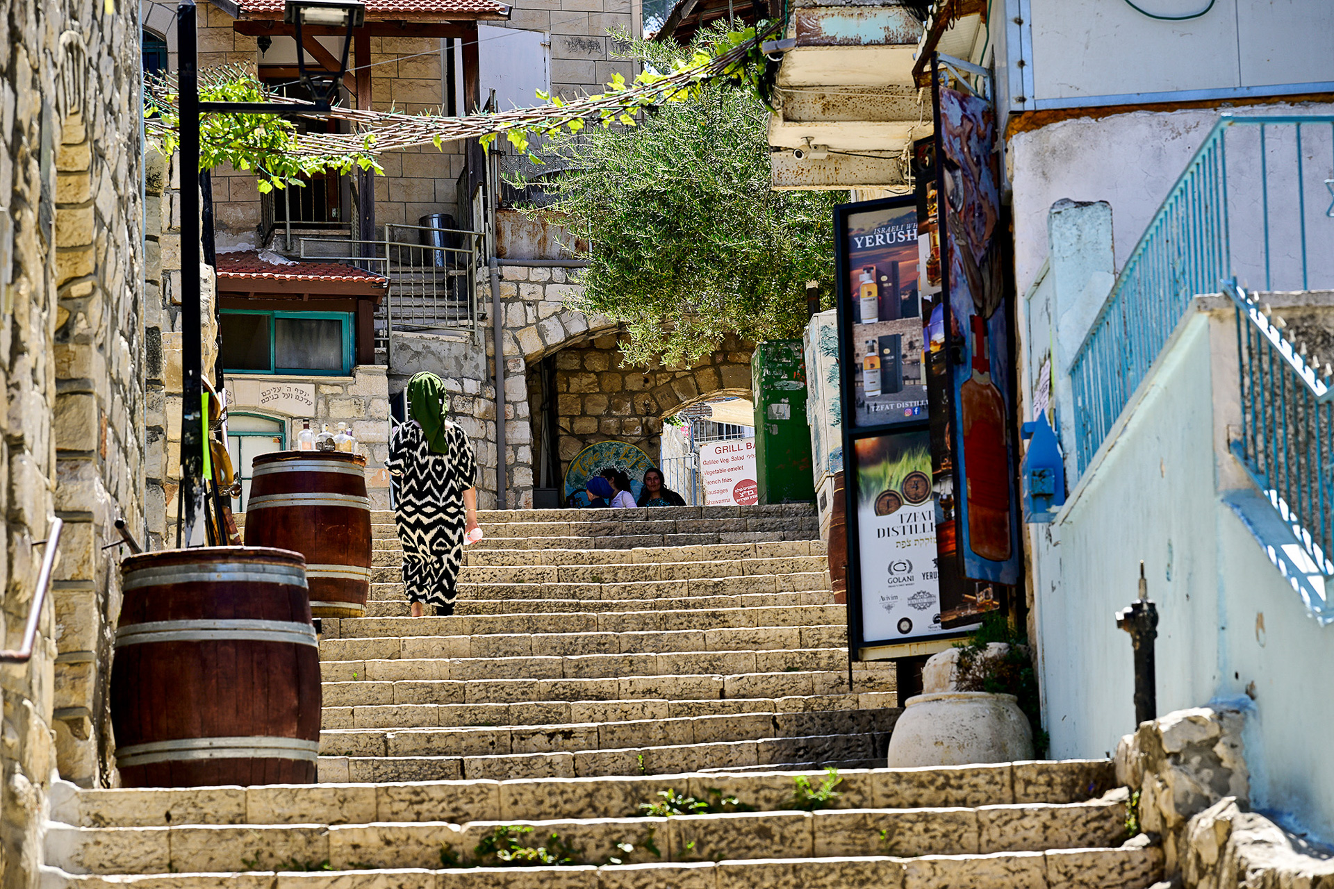 山あいの街だけあって階段や坂は多い。この階段はイギリス統治時代に造られたもの