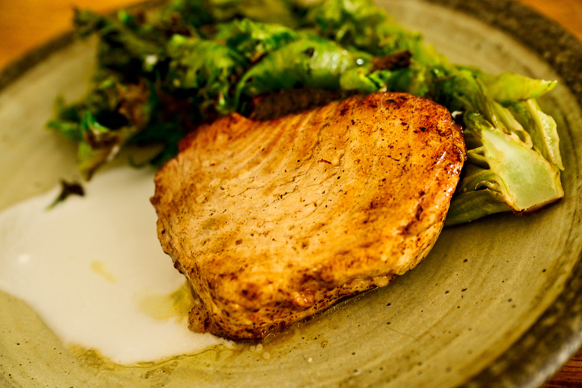 「モラン」のレストランにてランチ。新鮮な野菜を使用した料理などを堪能