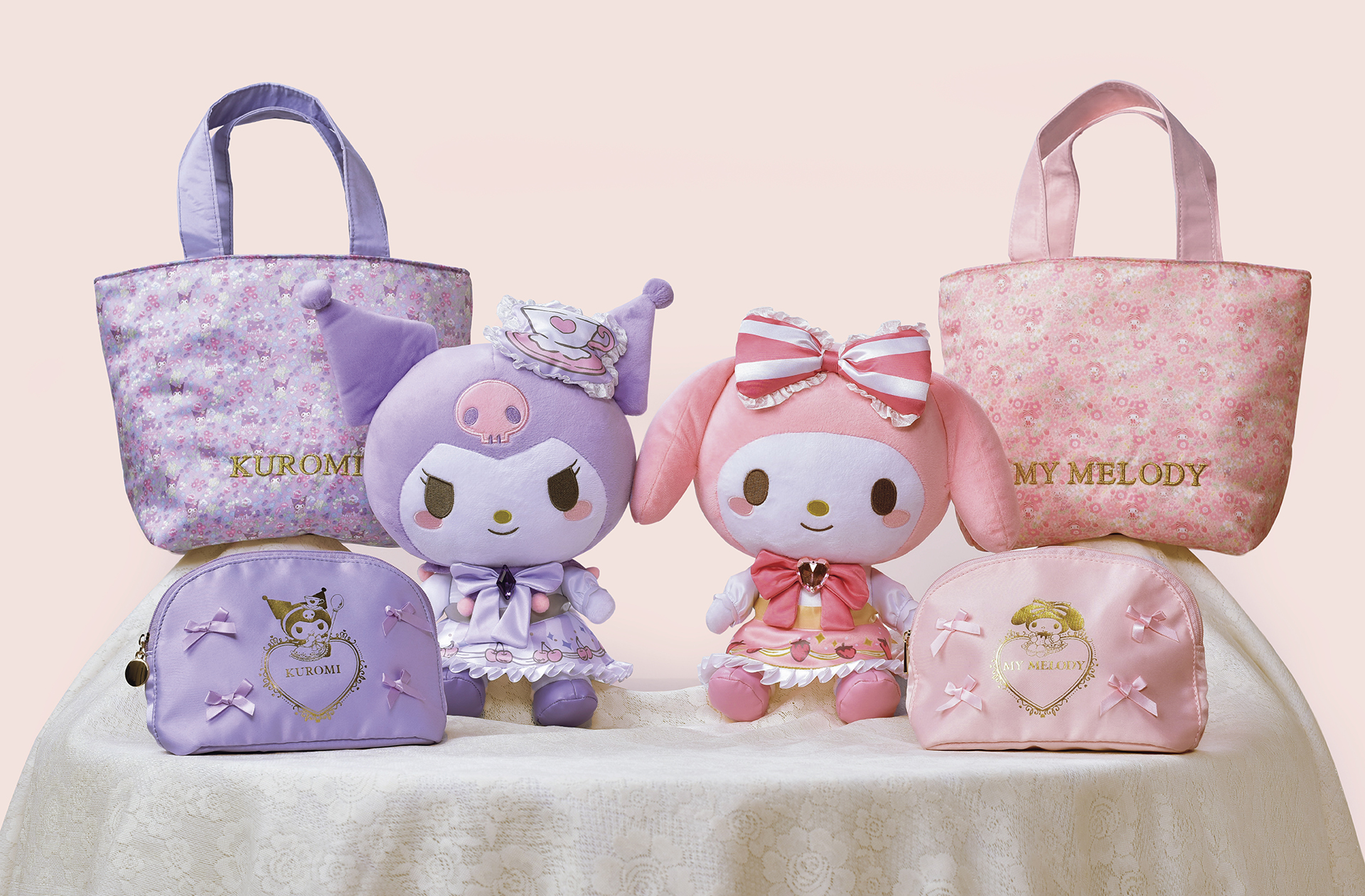 サンリオキャラクタールーム限定のオリジナルグッズ。ぬいぐるみ・ミニトートバッグ・ポーチがセットになっている