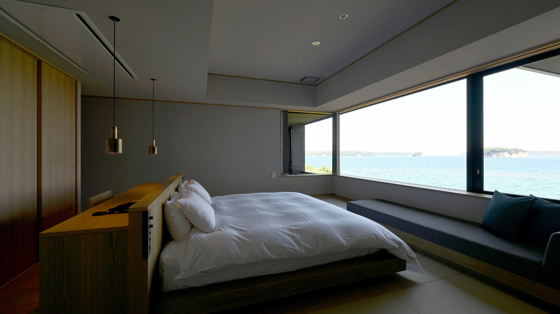 畳敷きでリラックスできるオーシャンビューの客室