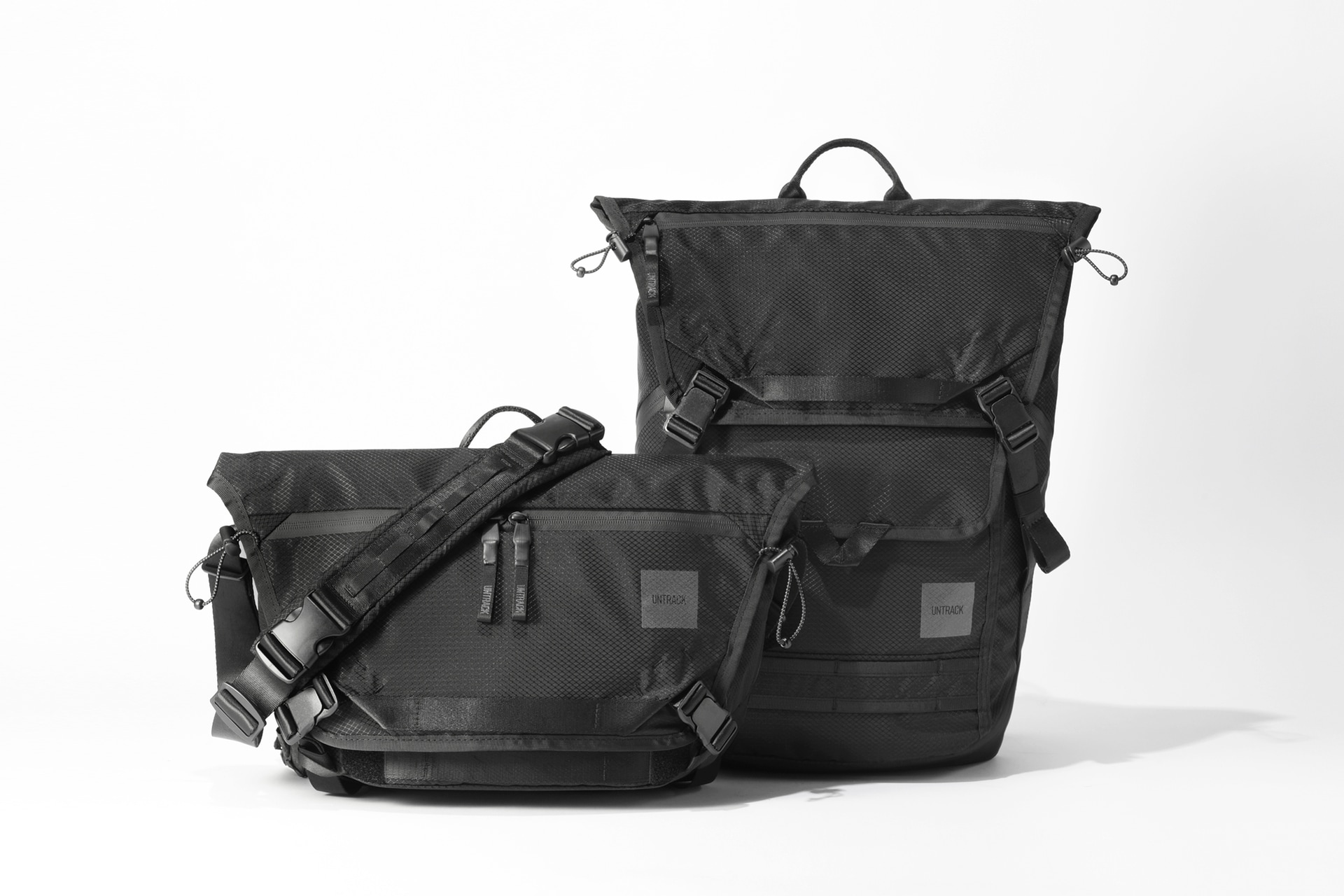 グローブをしていてもベルクロを開けやすいテープ使いや、片手で操作できるデュラフレックス製マグネット式バックル、夜間の視認性を高めるリフレクターなどを装備している（9350円～3万5200円）