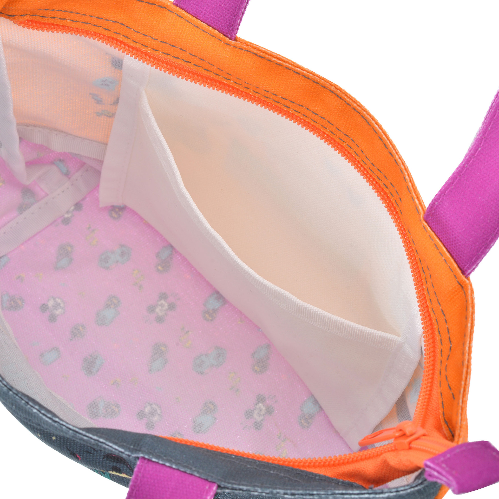 食べたあとも再利用できる。内ポケット付き