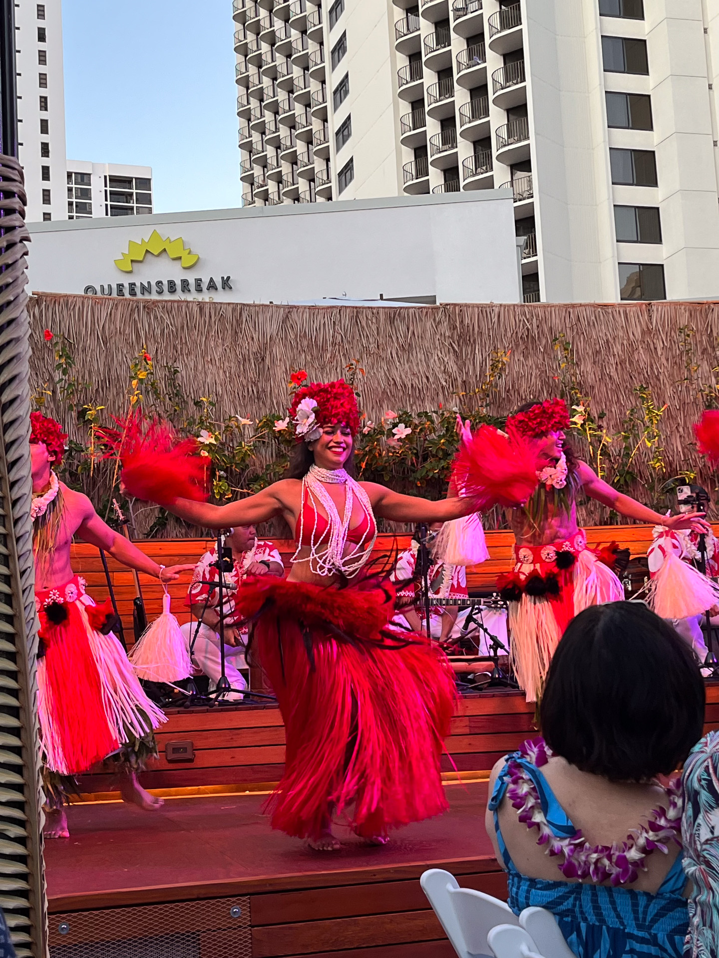 海からの風に包まれながらハワイの文化を五感で楽しめる