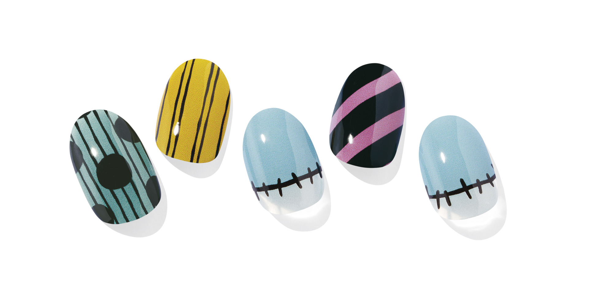 サリーのドレスと縫い目を組み合わせている