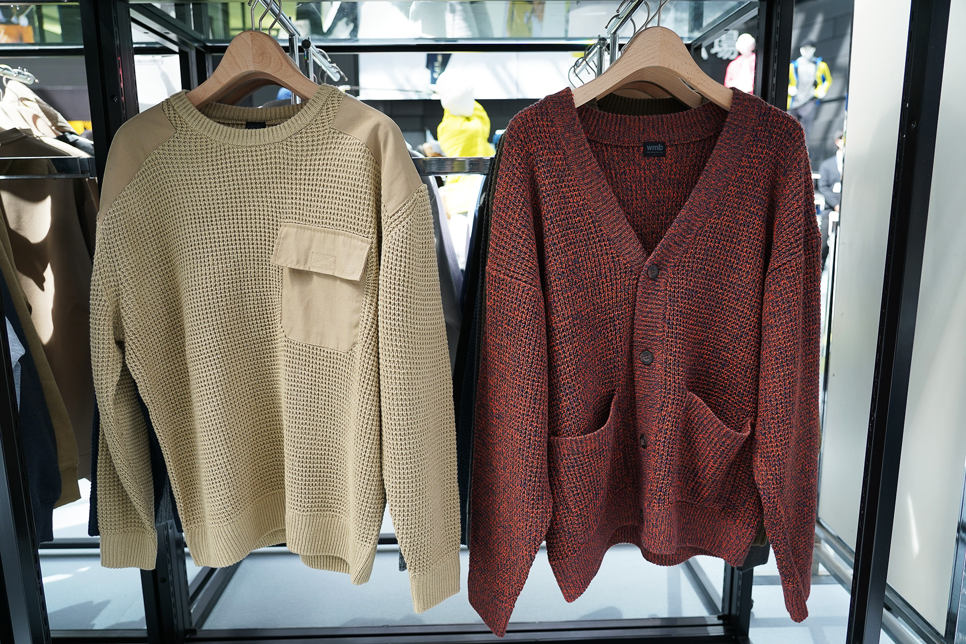 ワイドフィットカーディガン（1900円）は着回し効きそうなカラーラインアップ