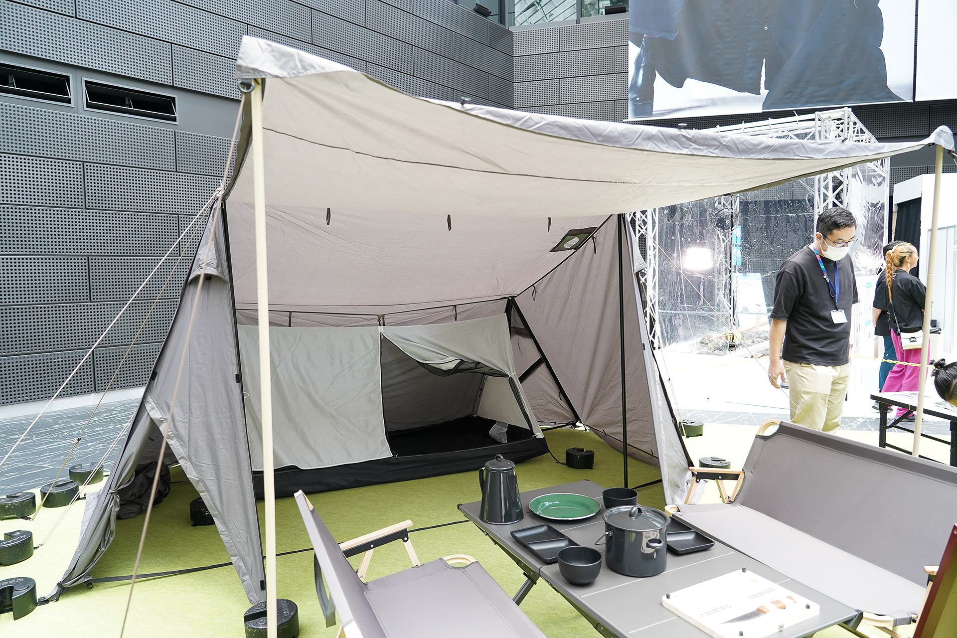 FTE15耐久撥水スクエアシェルター（1万9800円）