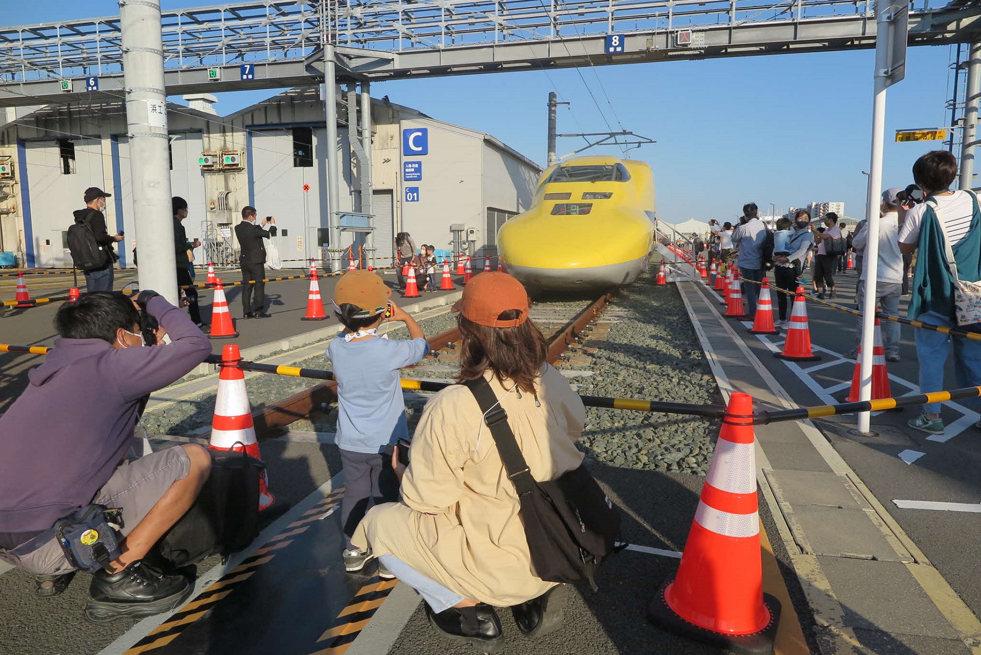 ドクターイエローを外から撮影できる