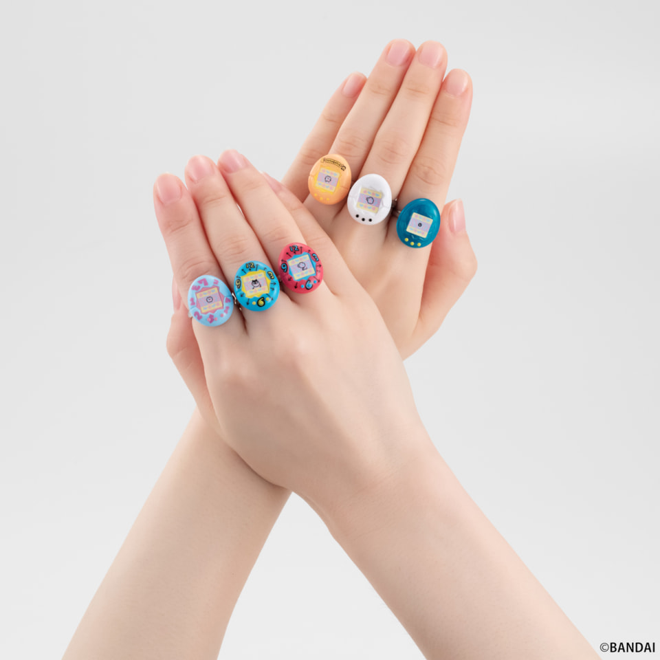 初代「たまごっち」が指輪になったガシャポン。1996年当時と同じ