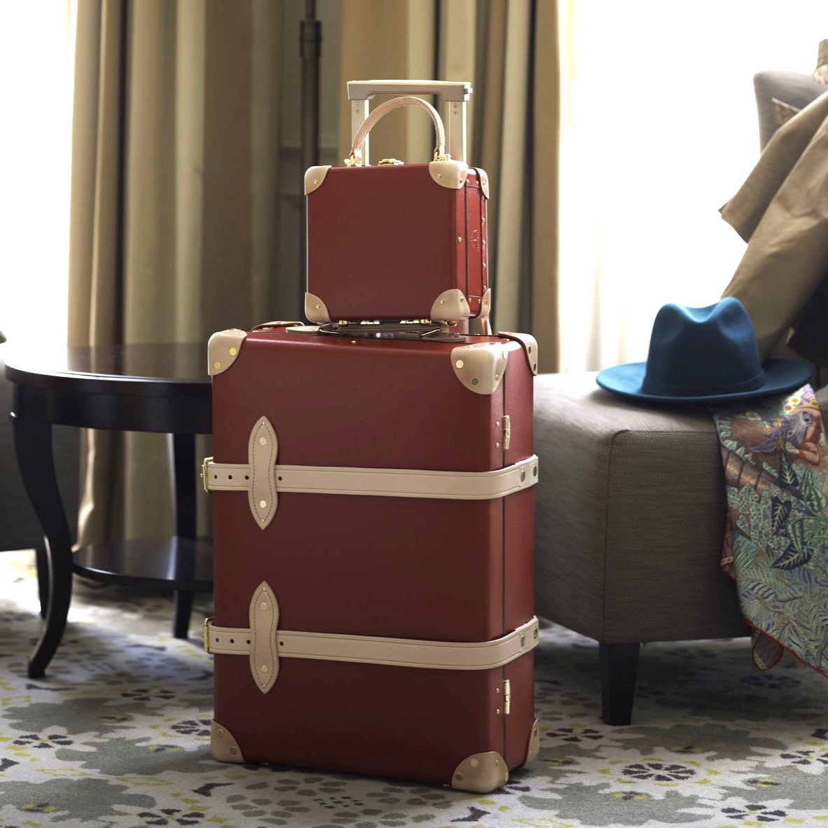 「グローブ・トロッター」製ホテルオリジナルスーツケース＆ハンドバッグ