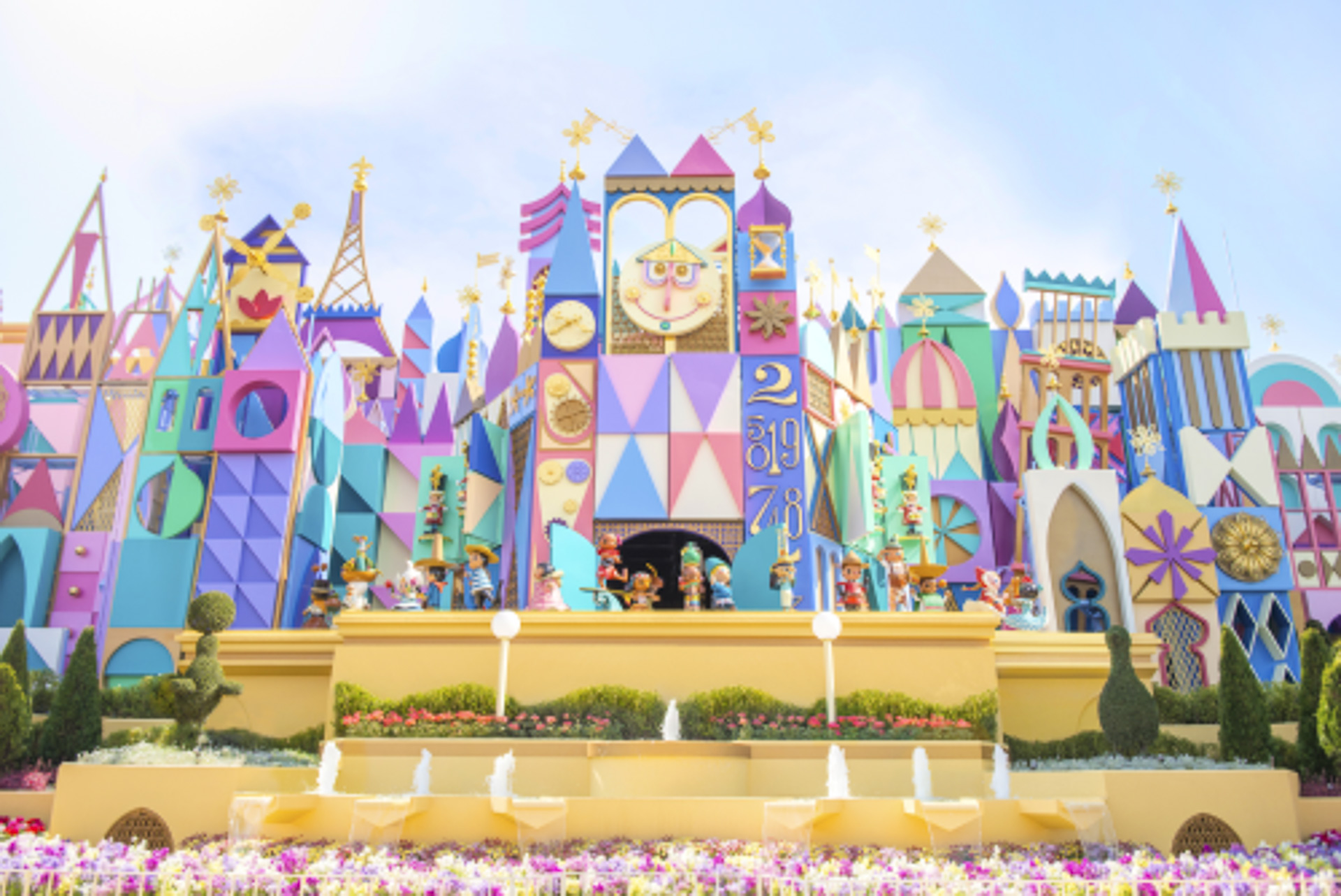 東京ディズニーランドの「イッツ・ア・スモールワールド」