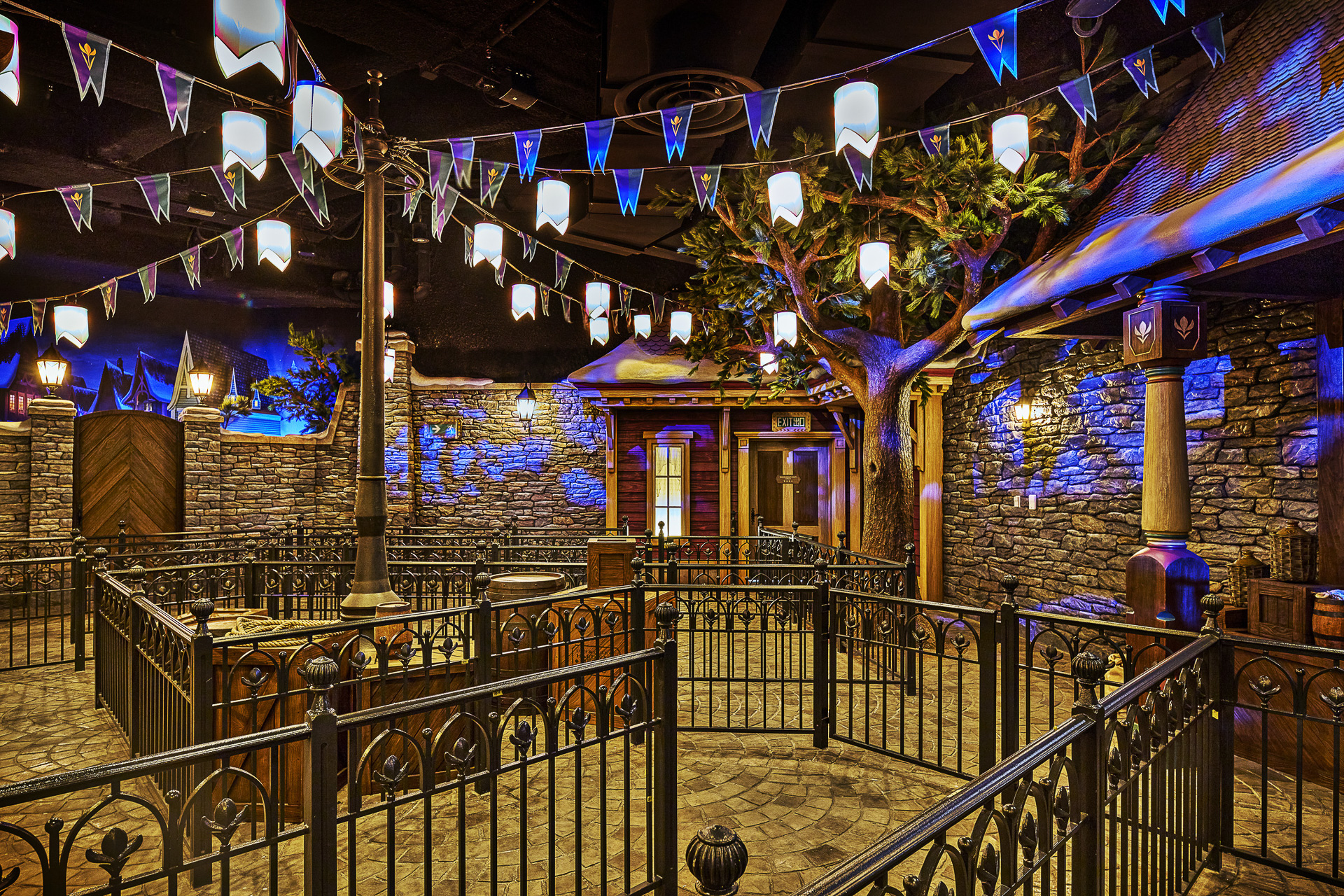 Qラインもかなり凝った雰囲気