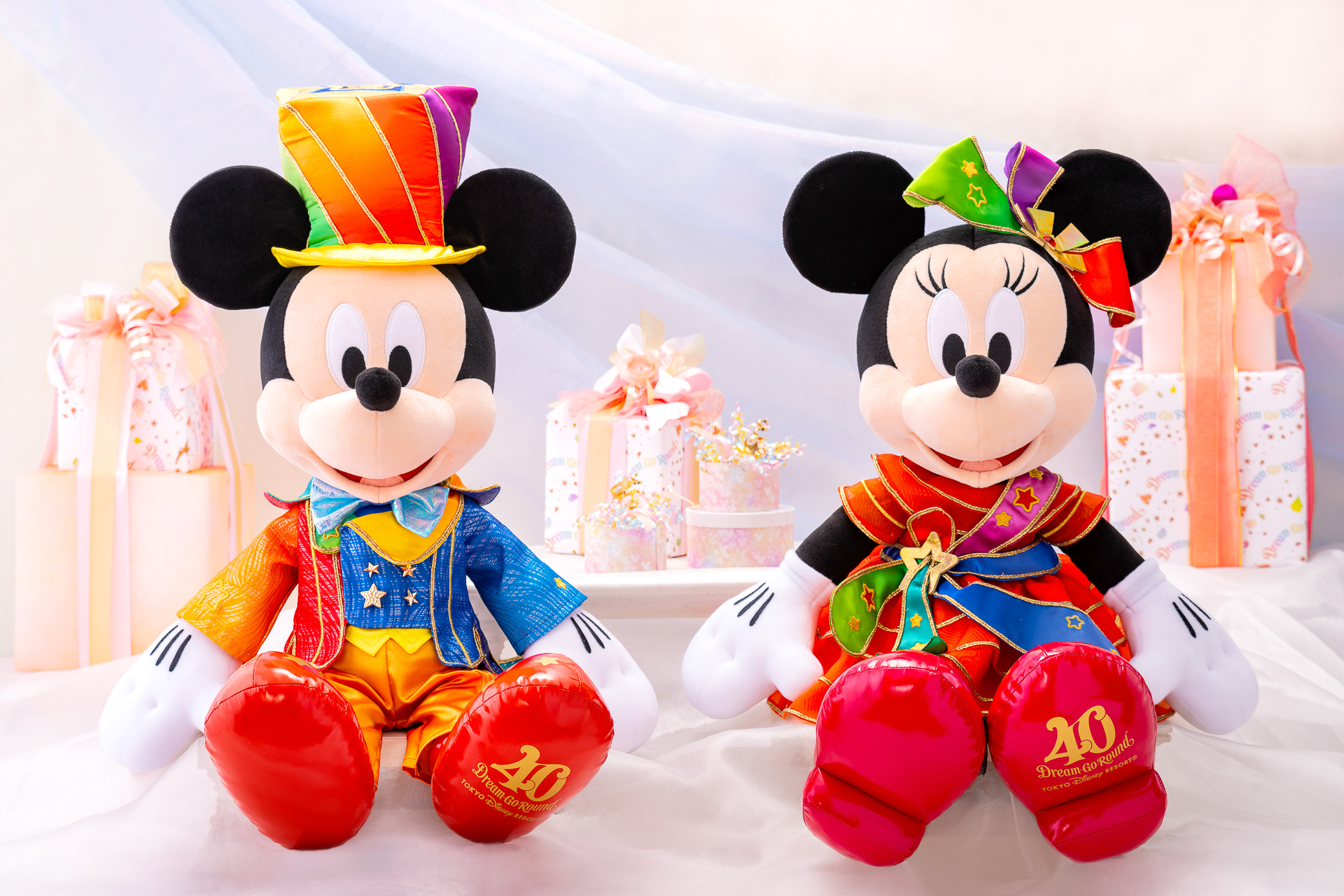 東京ディズニーリゾート40周年を記念した予約限定グッズに「ぬいぐるみセット」（3万円）が登場