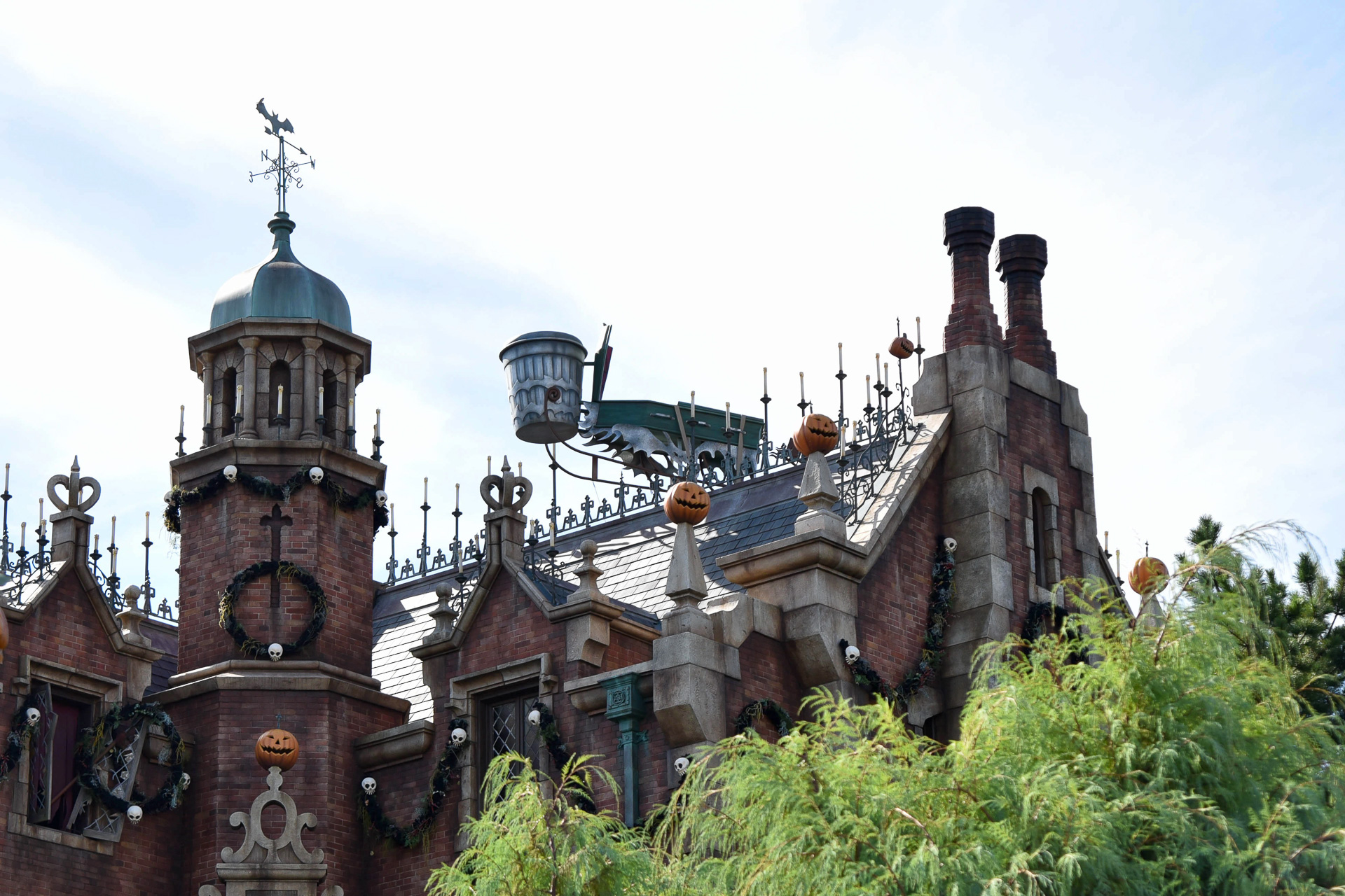 屋根の上には、サンディー・クローズのあのソリも！