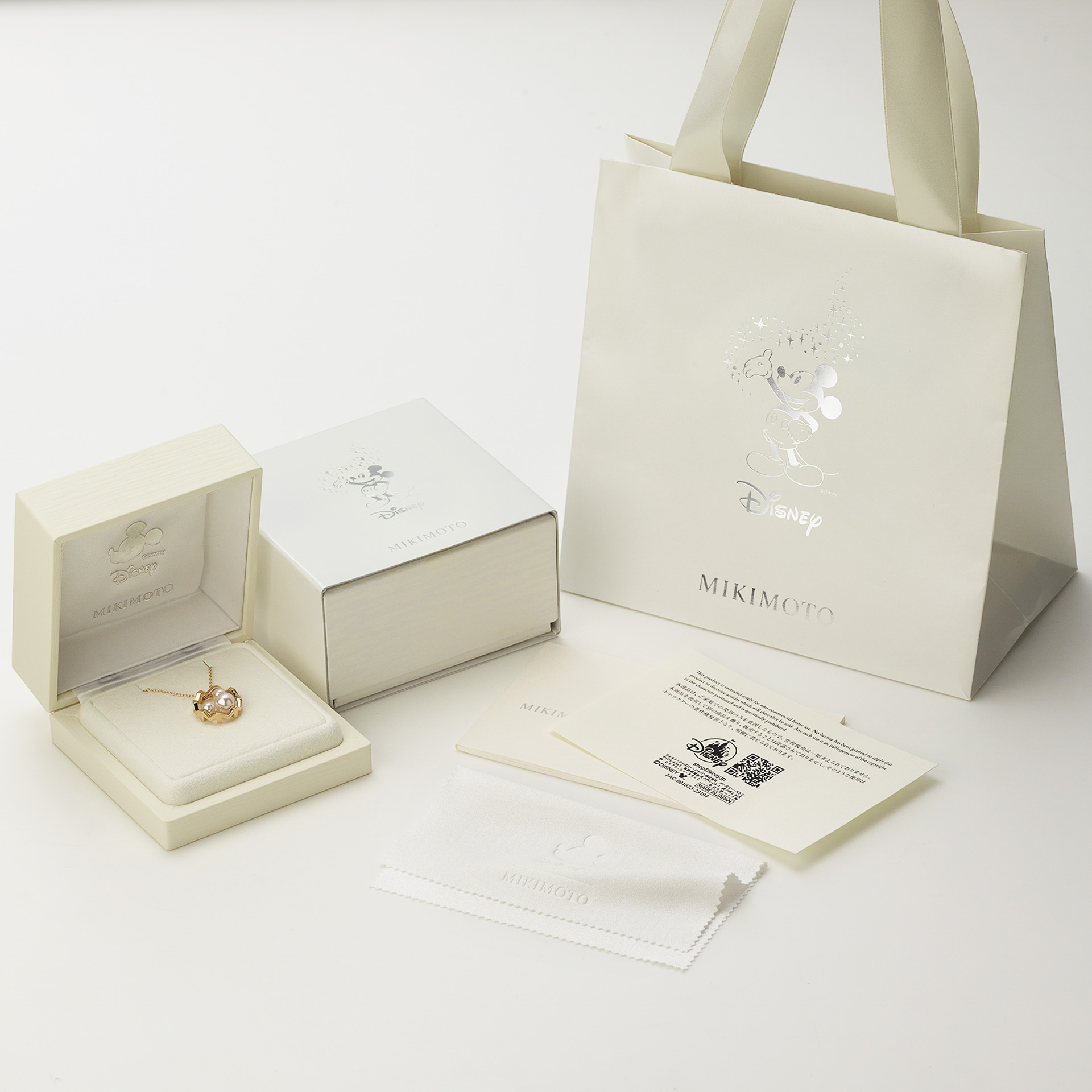 ディズニーストアとMIKIMOTOがペンダントを発売する