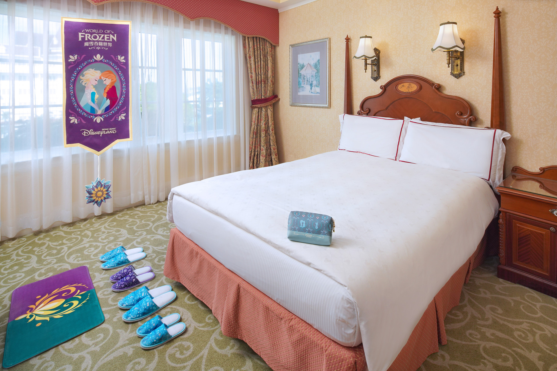 ホテルのオプション追加で、アナ雪尽くしのデコレーションができます