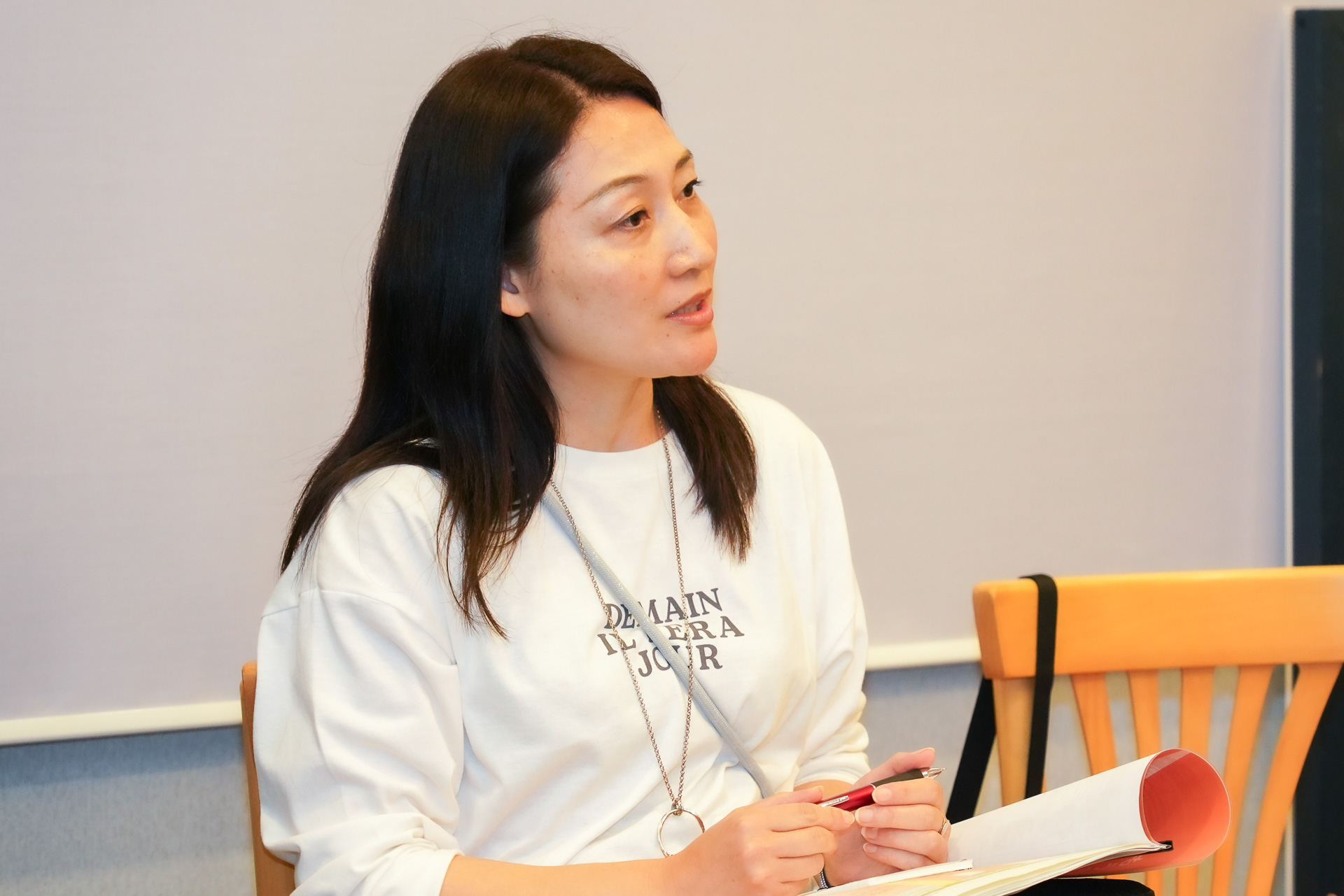 東京大学 先端科学技術研究センター「個別最適な学び研究」寄付研究部門 特任助教 赤松裕美氏。「障害者という意識ではなく同じ旅人として、自分とは違う人に目を向け出会っていってほしい」と語りかけた