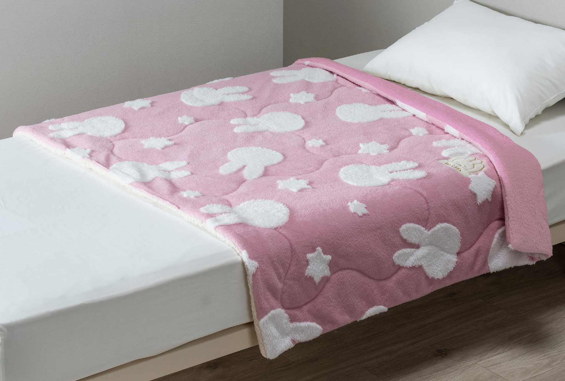 「Sleep Time ハーフケット」（140×100cm）。グレー/ピンク（写真）