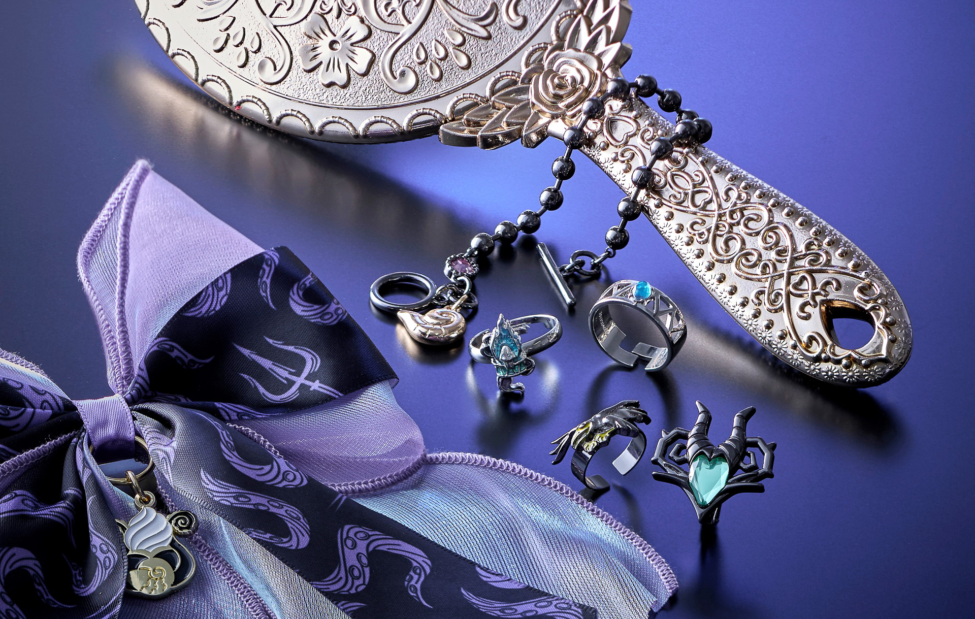 ディズニーストアにダークで妖艶なヴィランズアイテムが登場する