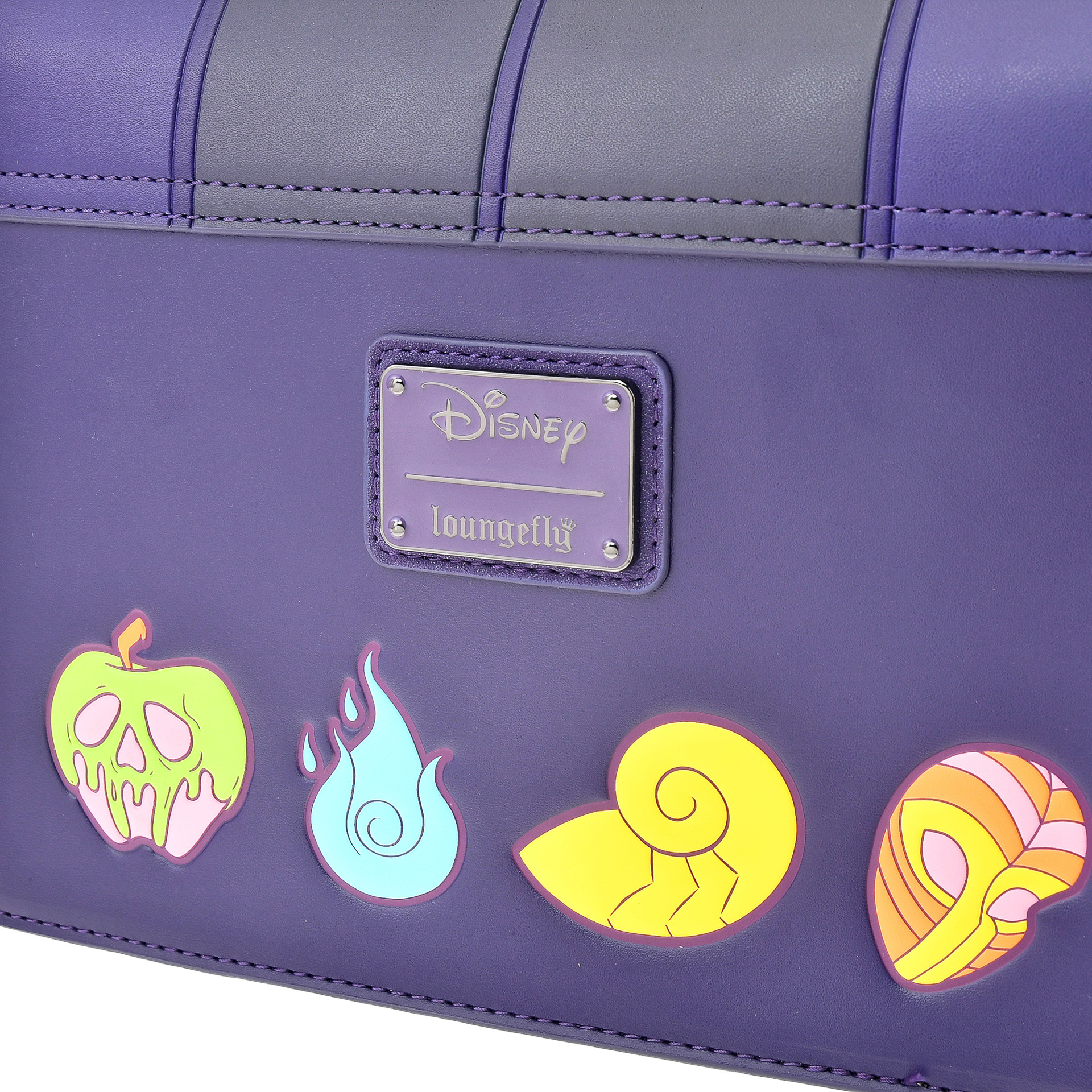 背面にアイコンを型押ししている