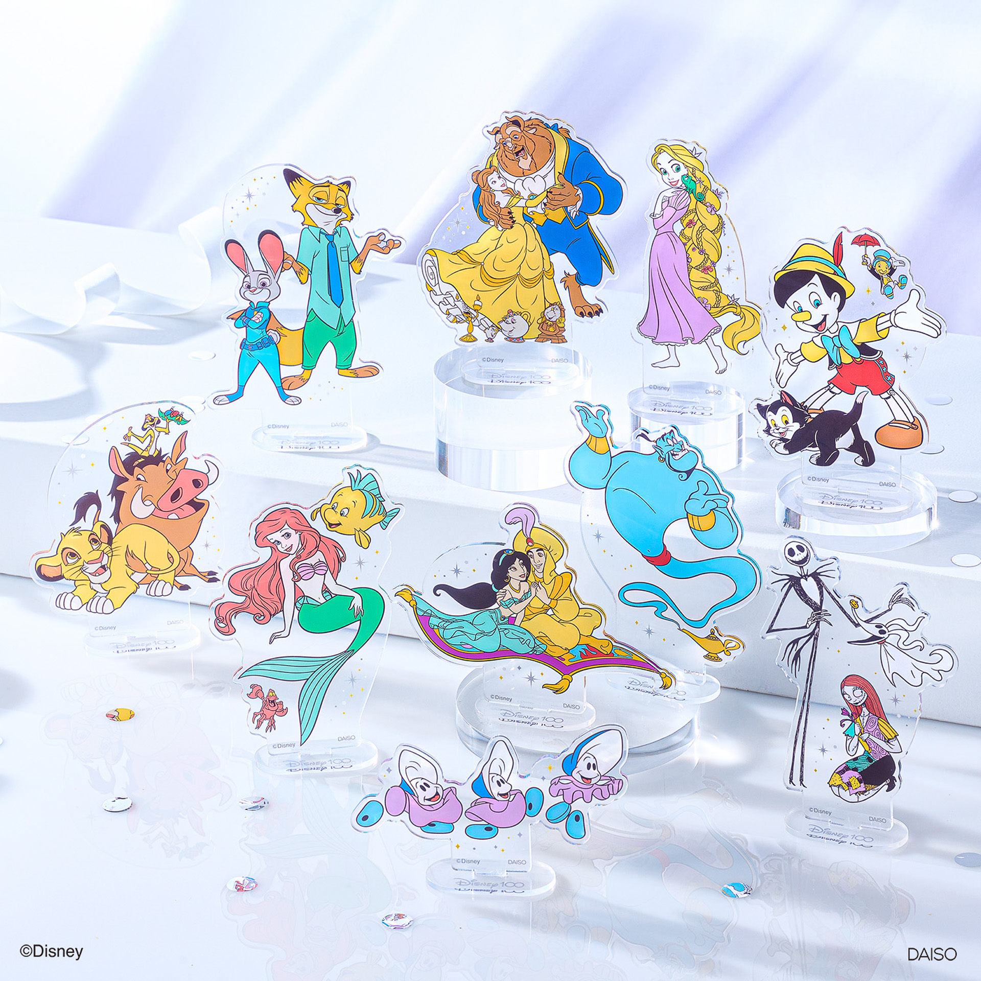 11月発売のアクリルスタンドは種類も豊富