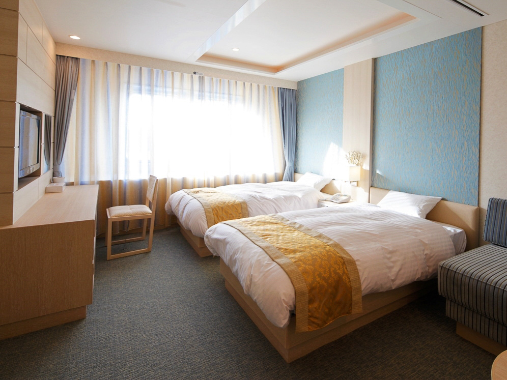 セミスイート、特等（洋室または和室）、1等インサイド、S寝台、B寝台をランダム封入