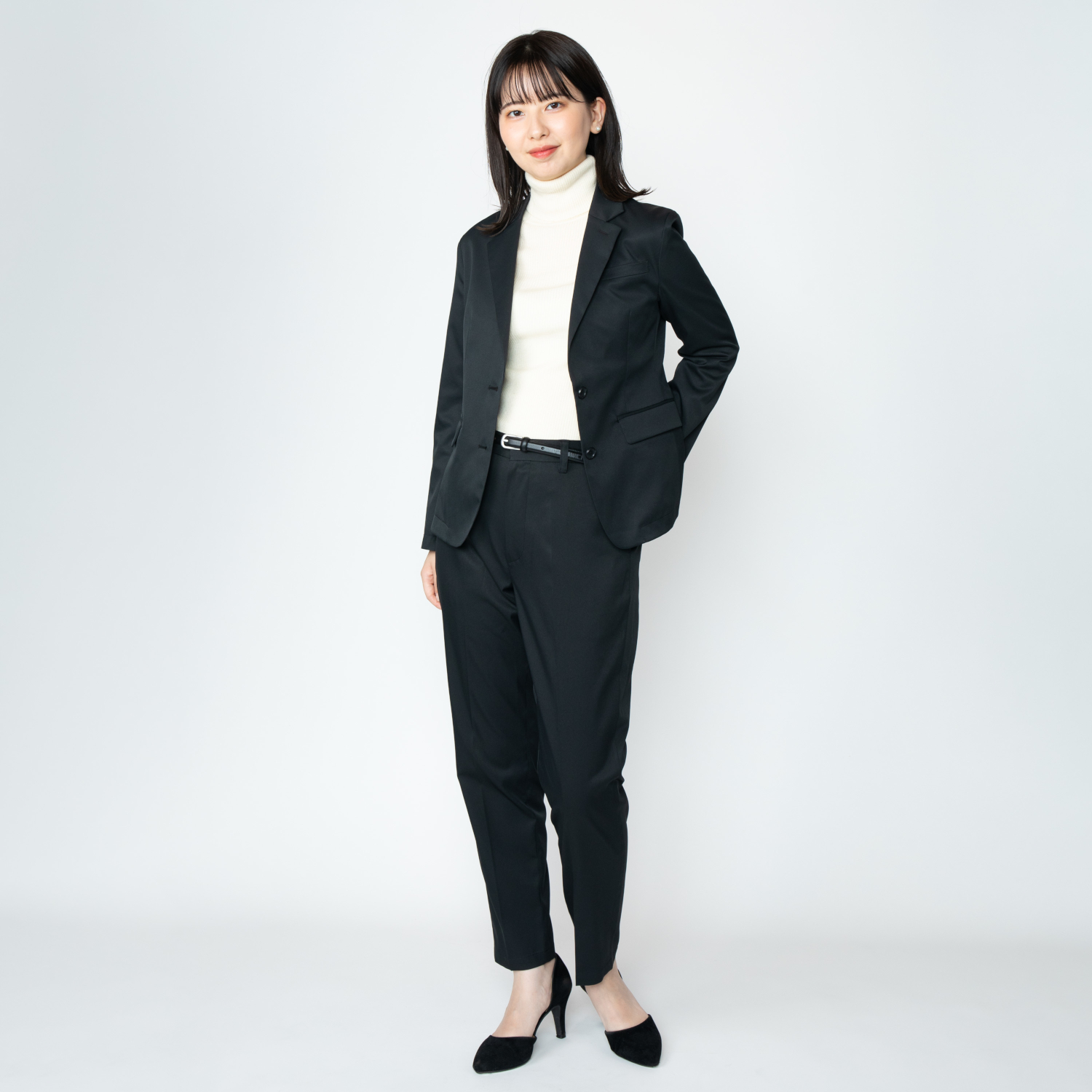 身体から発生する遠赤外線を吸収・蓄熱する保温性に優れた裏地を使用