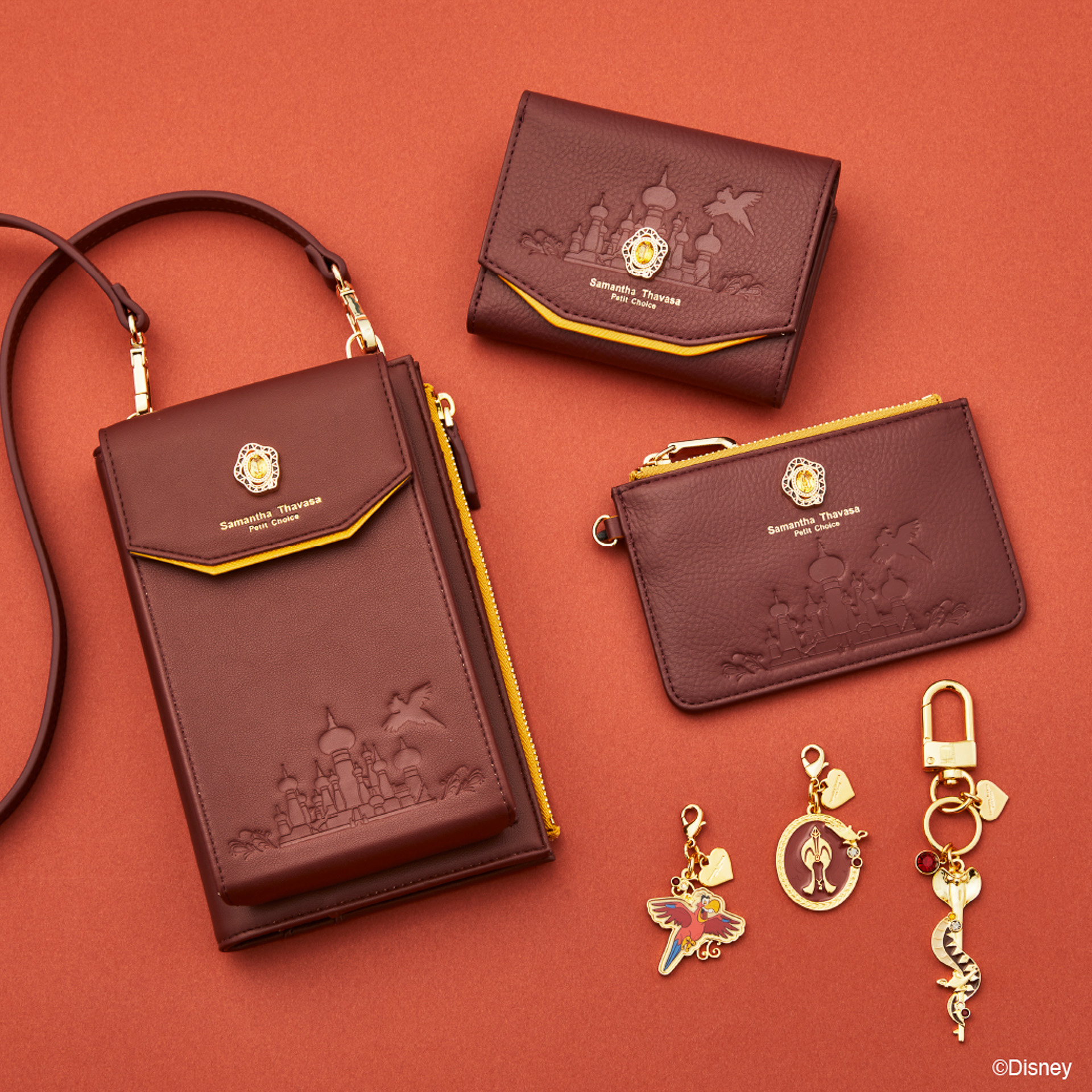 ジャファーデザインは灼熱の大地を思わせる情熱的なレッド