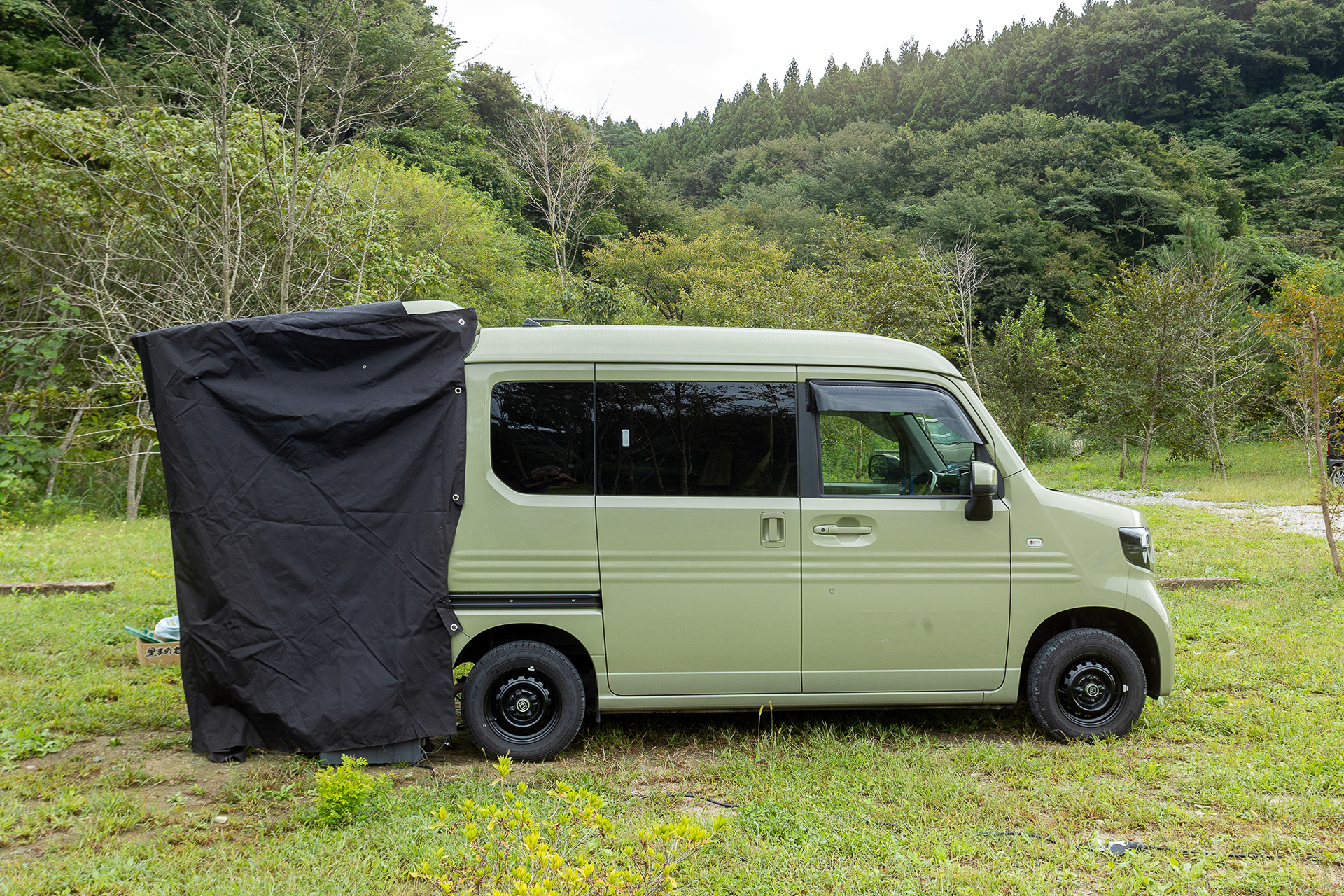 日差しを避けたい＆風を避けたい面は閉めておく