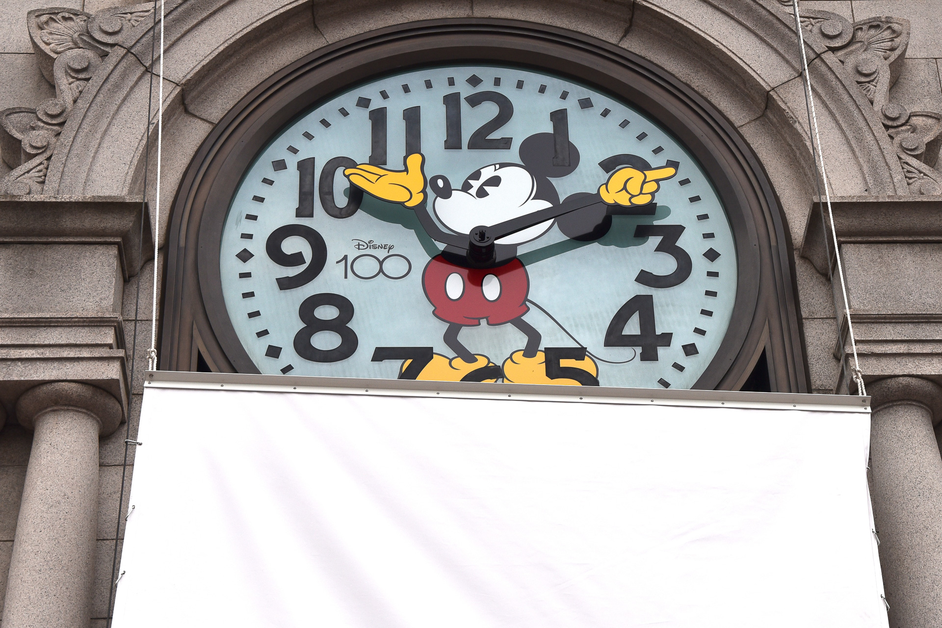 レバーをおろすとゆっくり全貌がお披露目されていきます