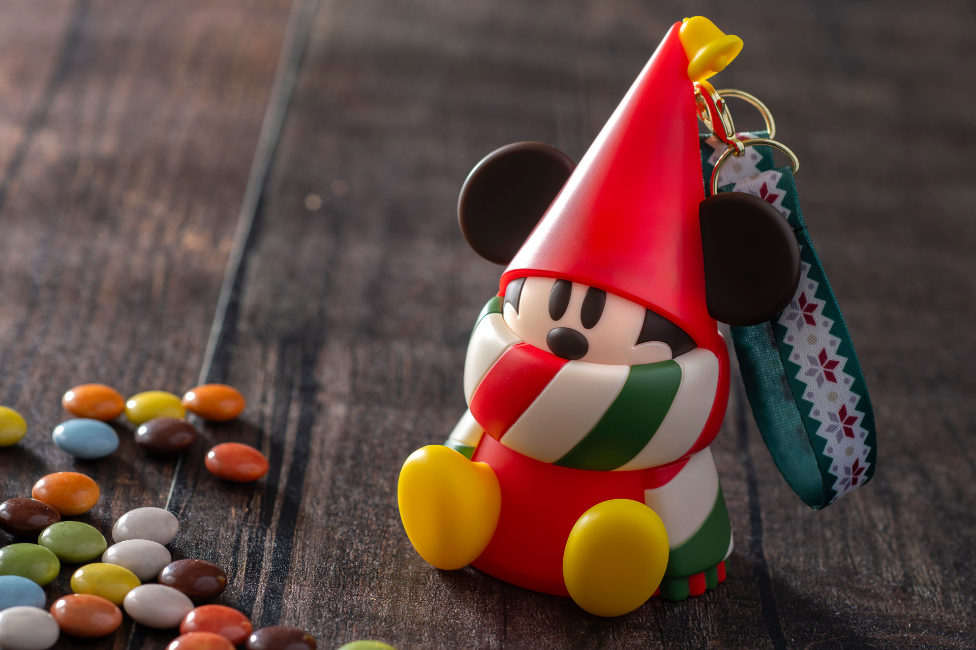 クリスマスの妖精・リルリンリンがかわいい「カラフルチョコレート、ミニスナックケース付き」（1200円）