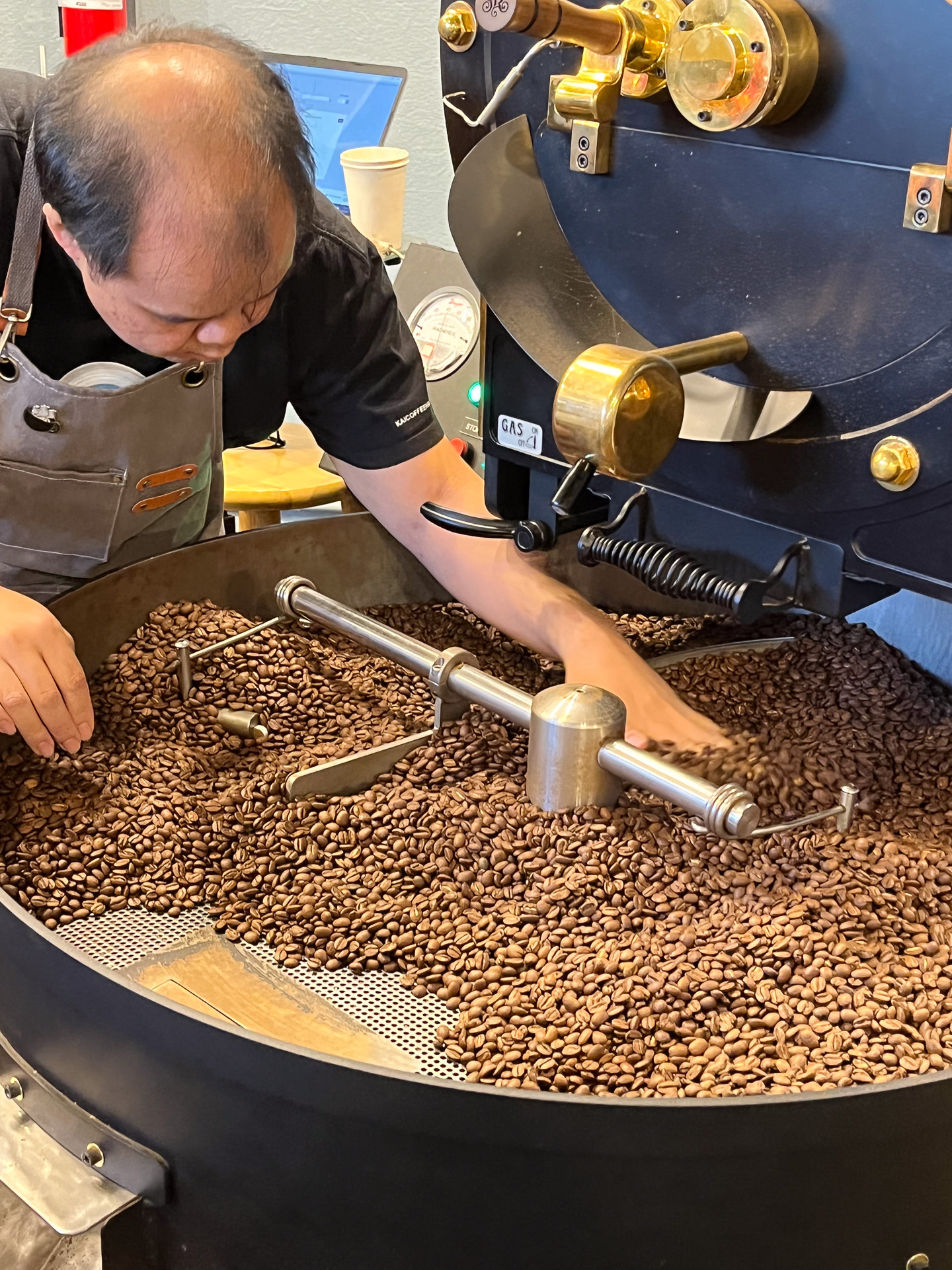 約1年ほど前にカパフル通りにオープンした焙煎所兼店舗