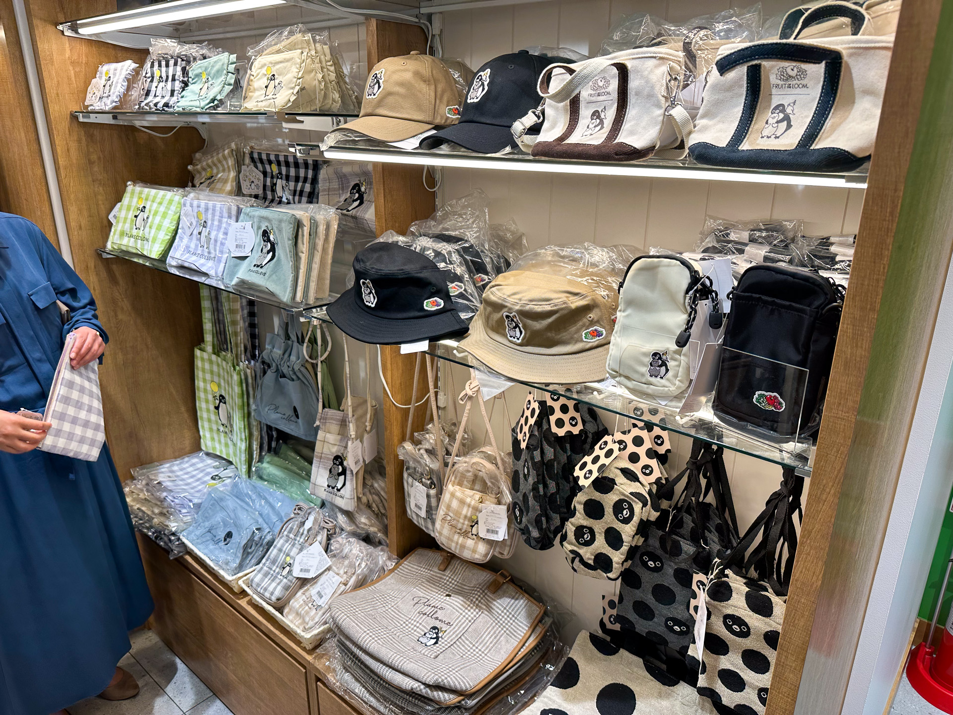 Penstaグッズエリアの商品棚のすべて