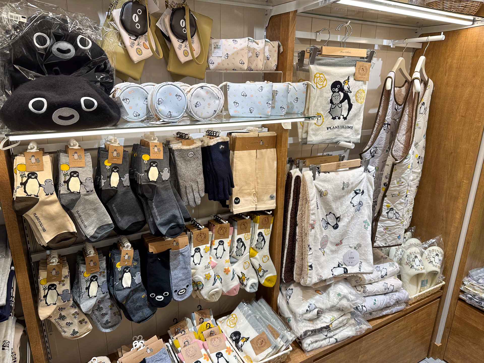 Penstaグッズエリアの商品棚のすべて