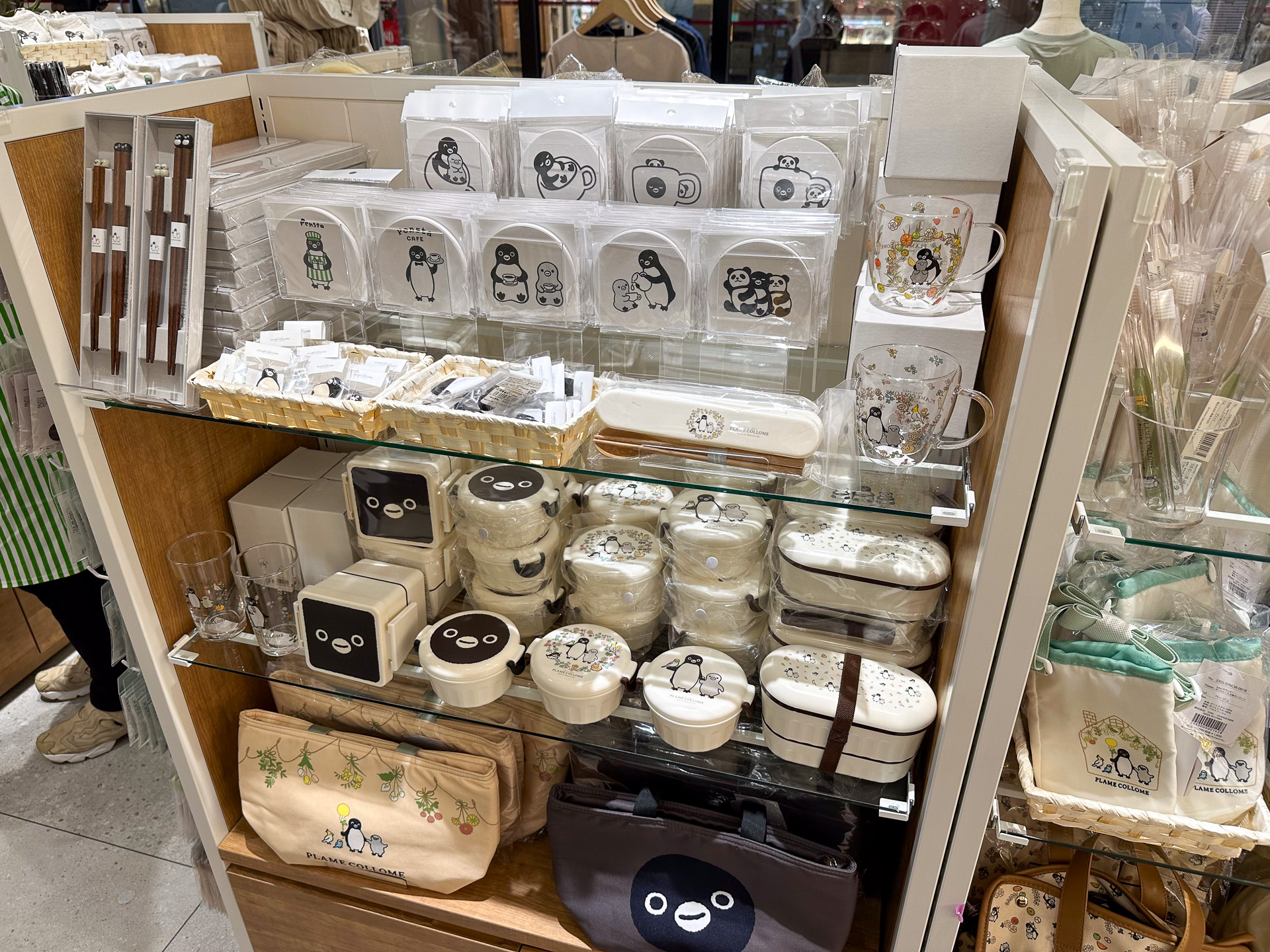 Penstaグッズエリアの商品棚のすべて