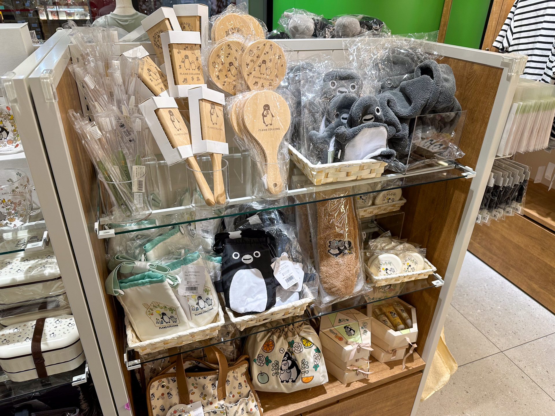 Penstaグッズエリアの商品棚のすべて