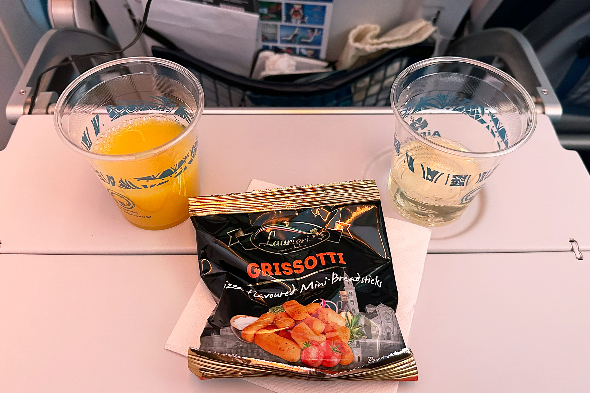 シャンパンやワインを勧められます。もちろんフランス産