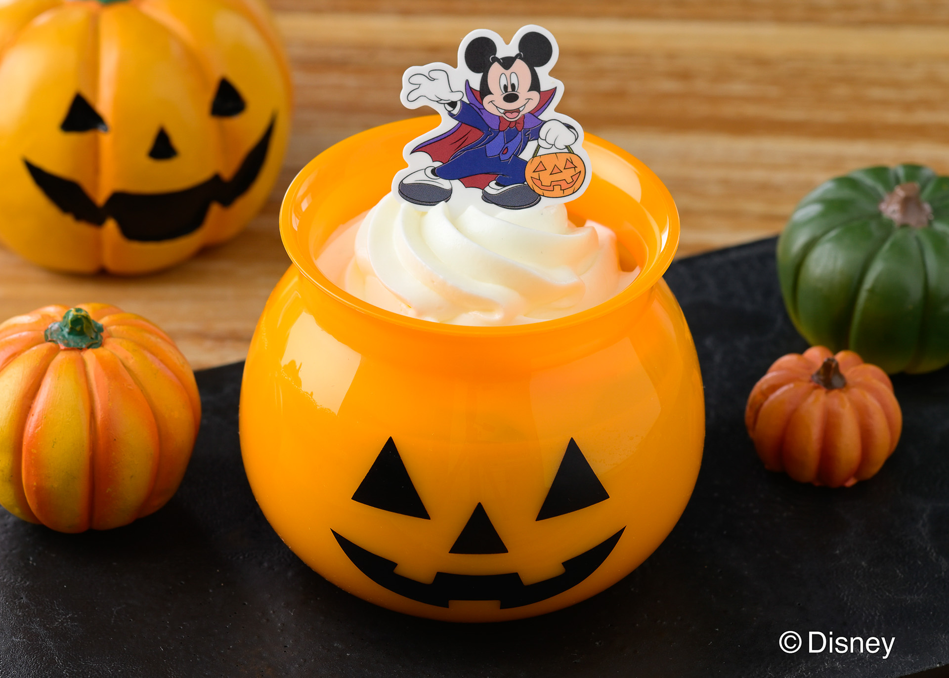 「＜ミッキーマウス＞パンプキンプリン」（432円）